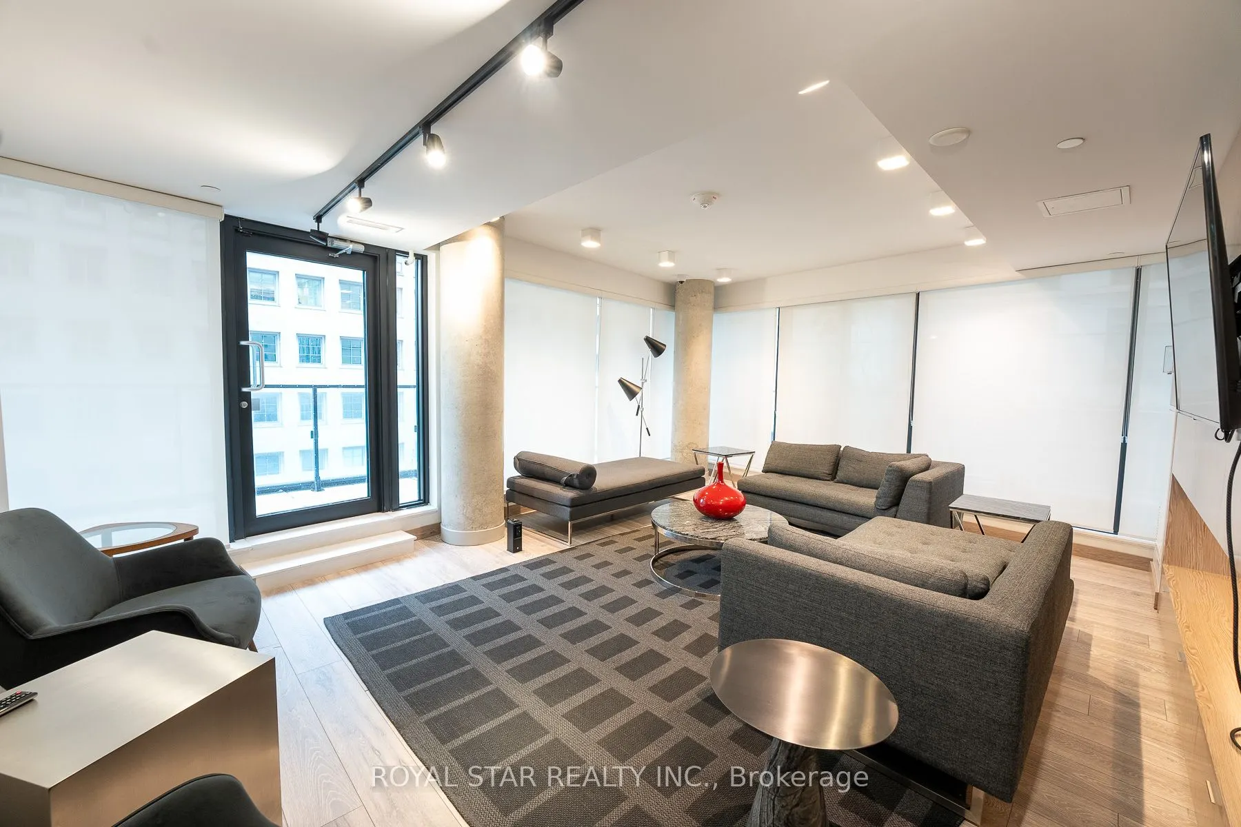 215 Queen Street W, #601