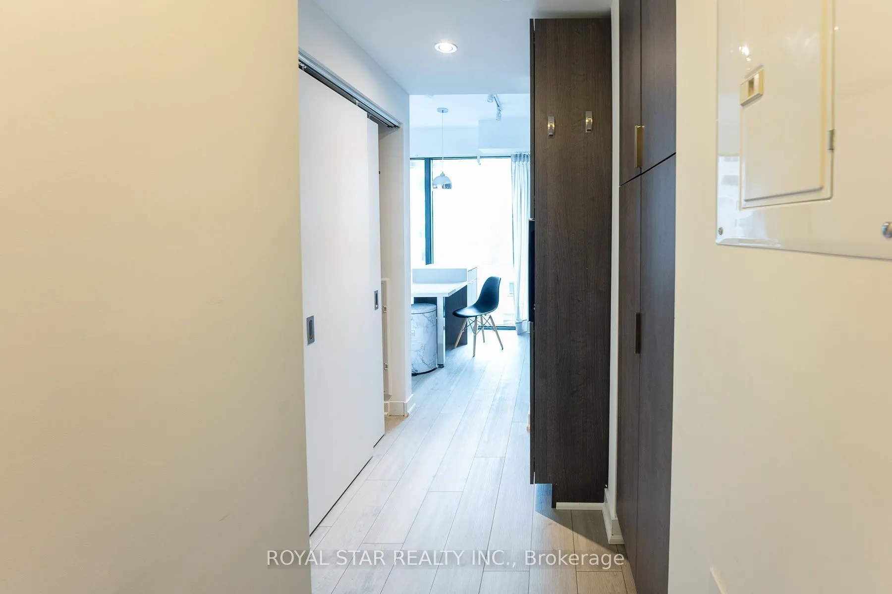 215 Queen Street W, #601