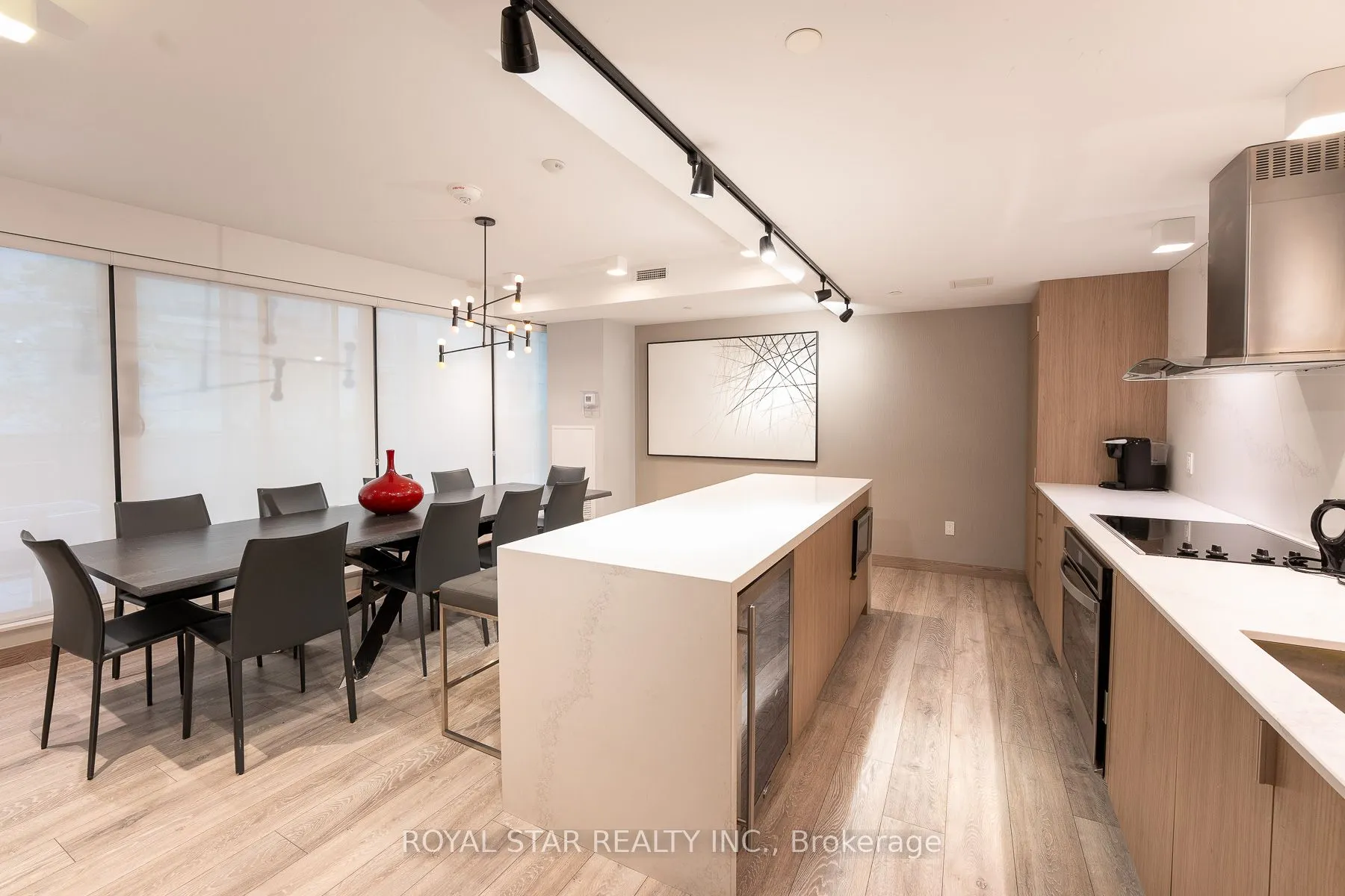 215 Queen Street W, #601
