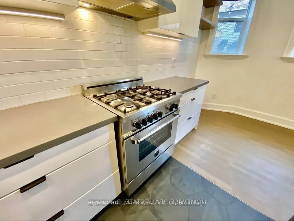 795 College Street, #1B