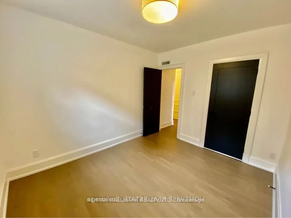 795 College Street, #1B