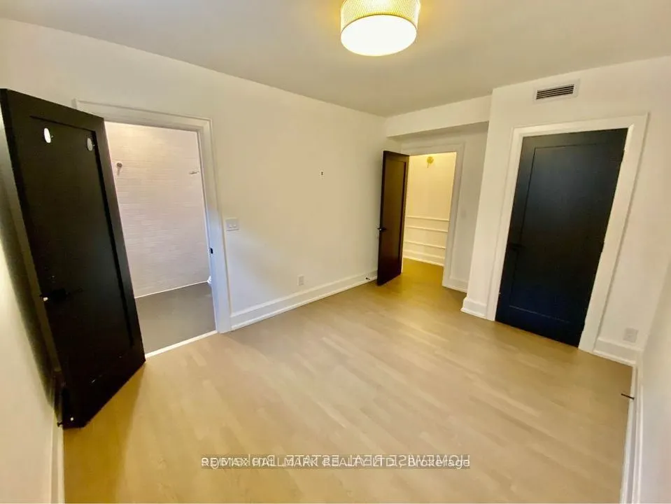 795 College Street, #1B