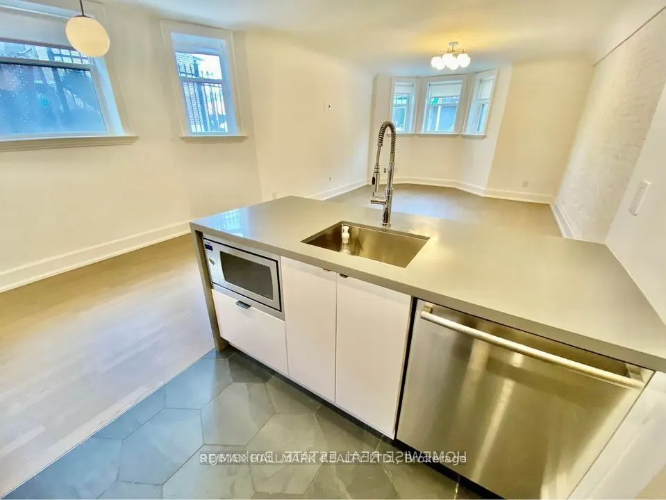 795 College Street, #1B