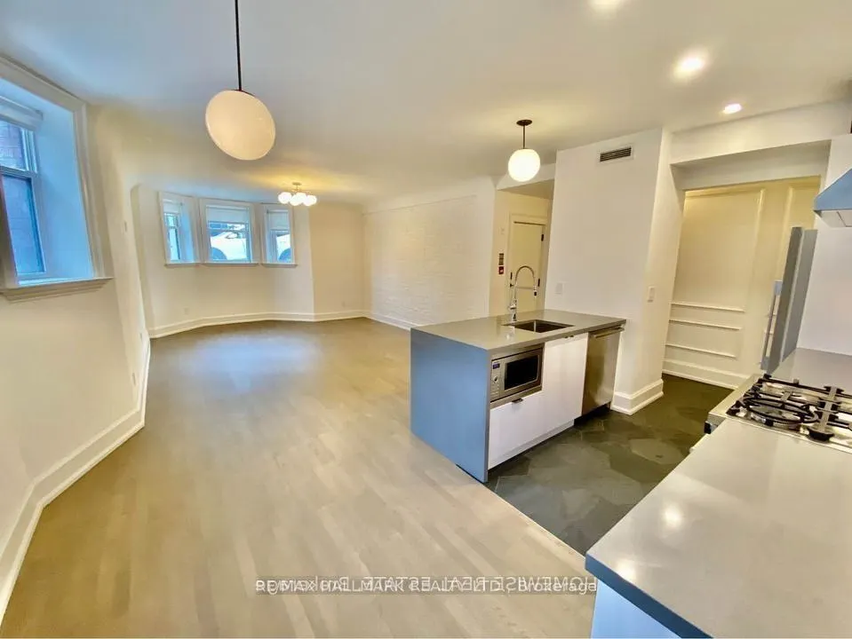 795 College Street, #1B