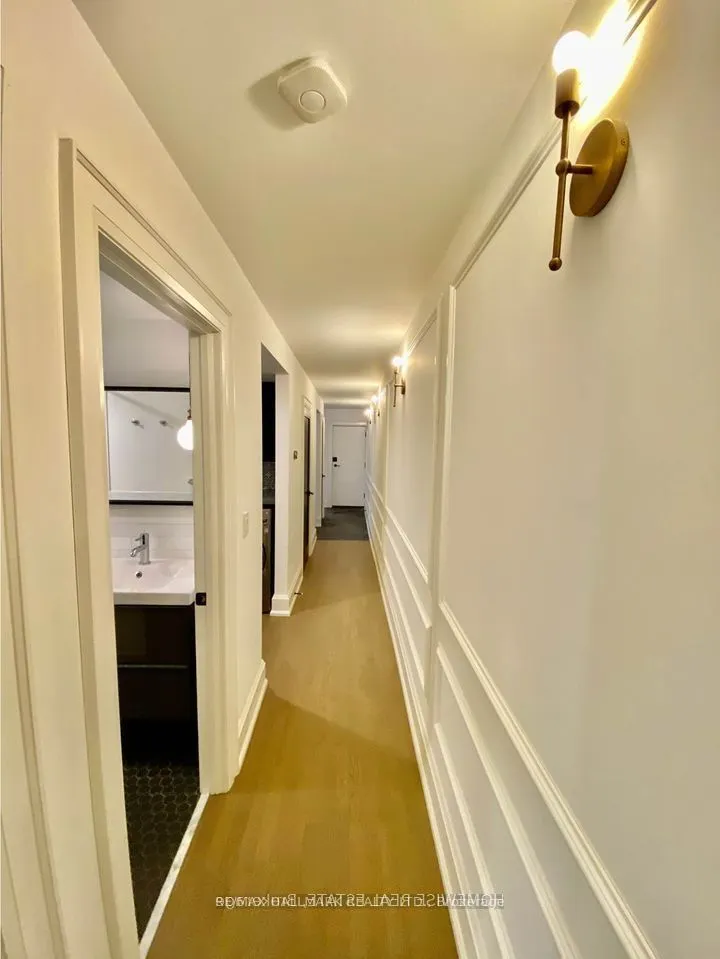 795 College Street, #1B