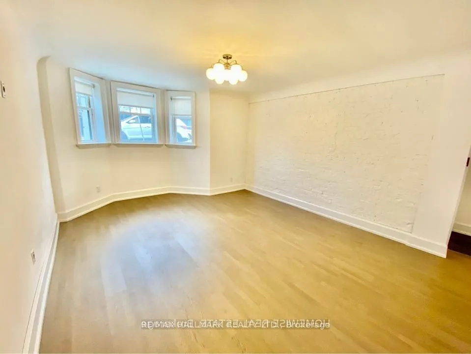 795 College Street, #1B