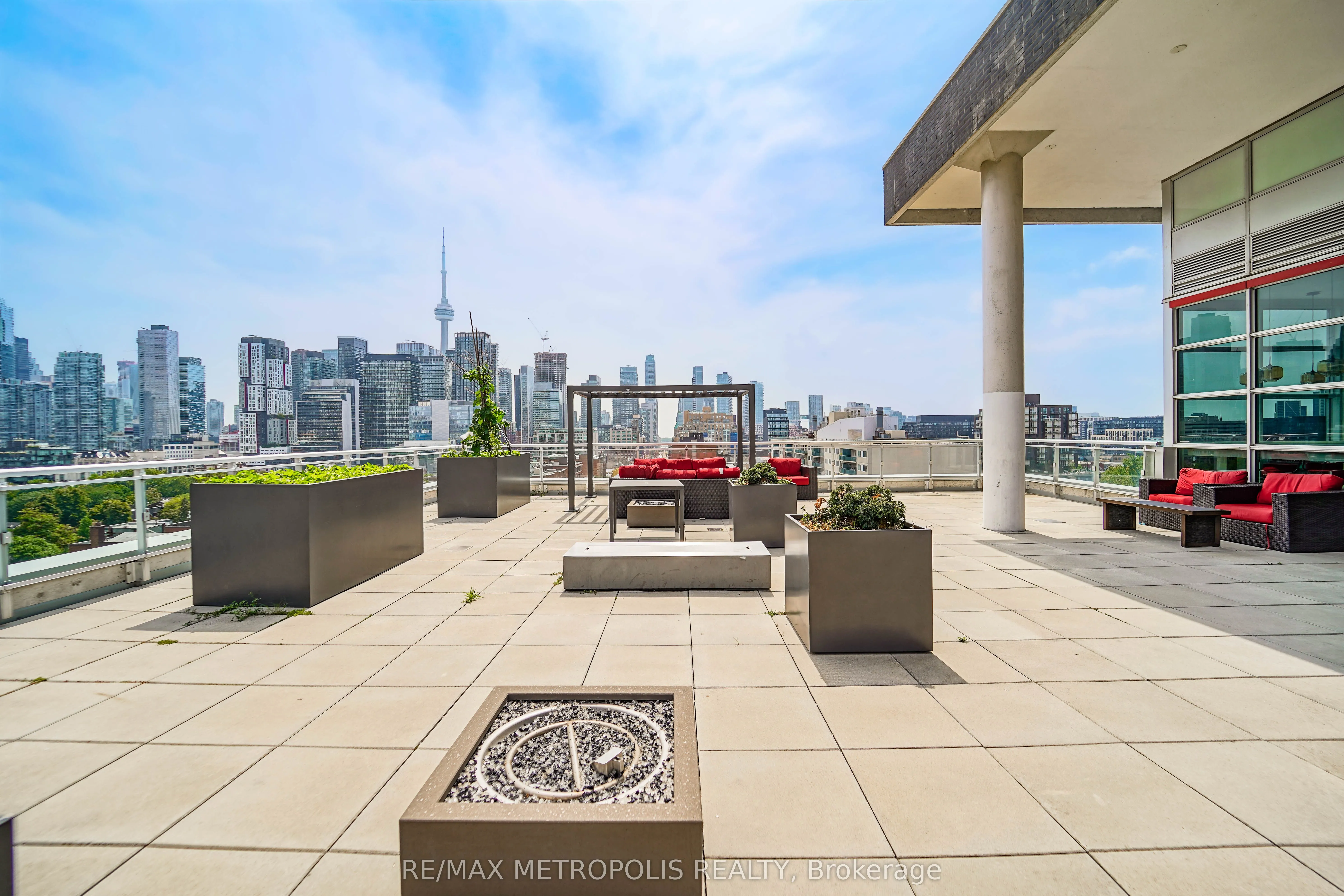 10 Willison Square, #602