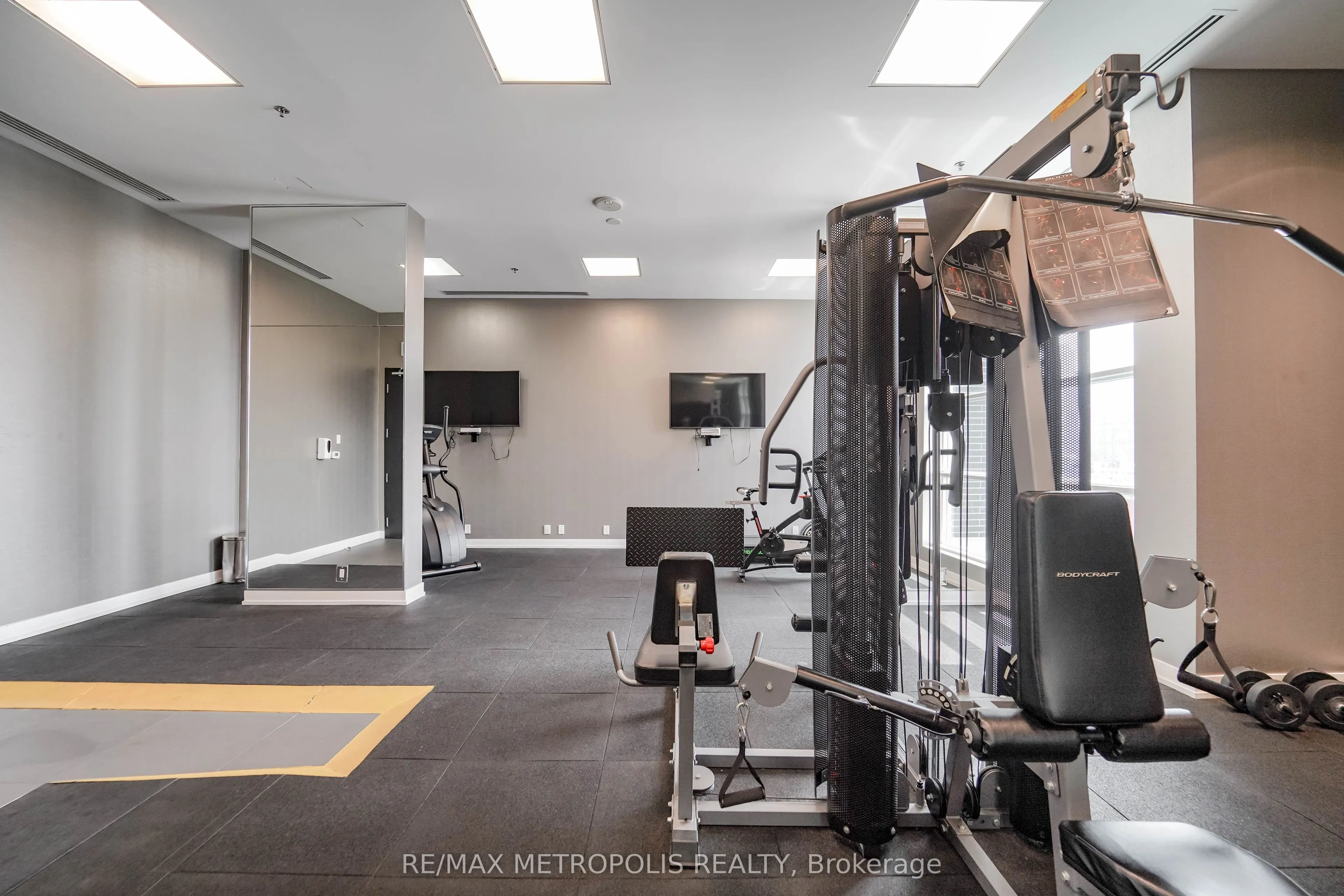 10 Willison Square, #602