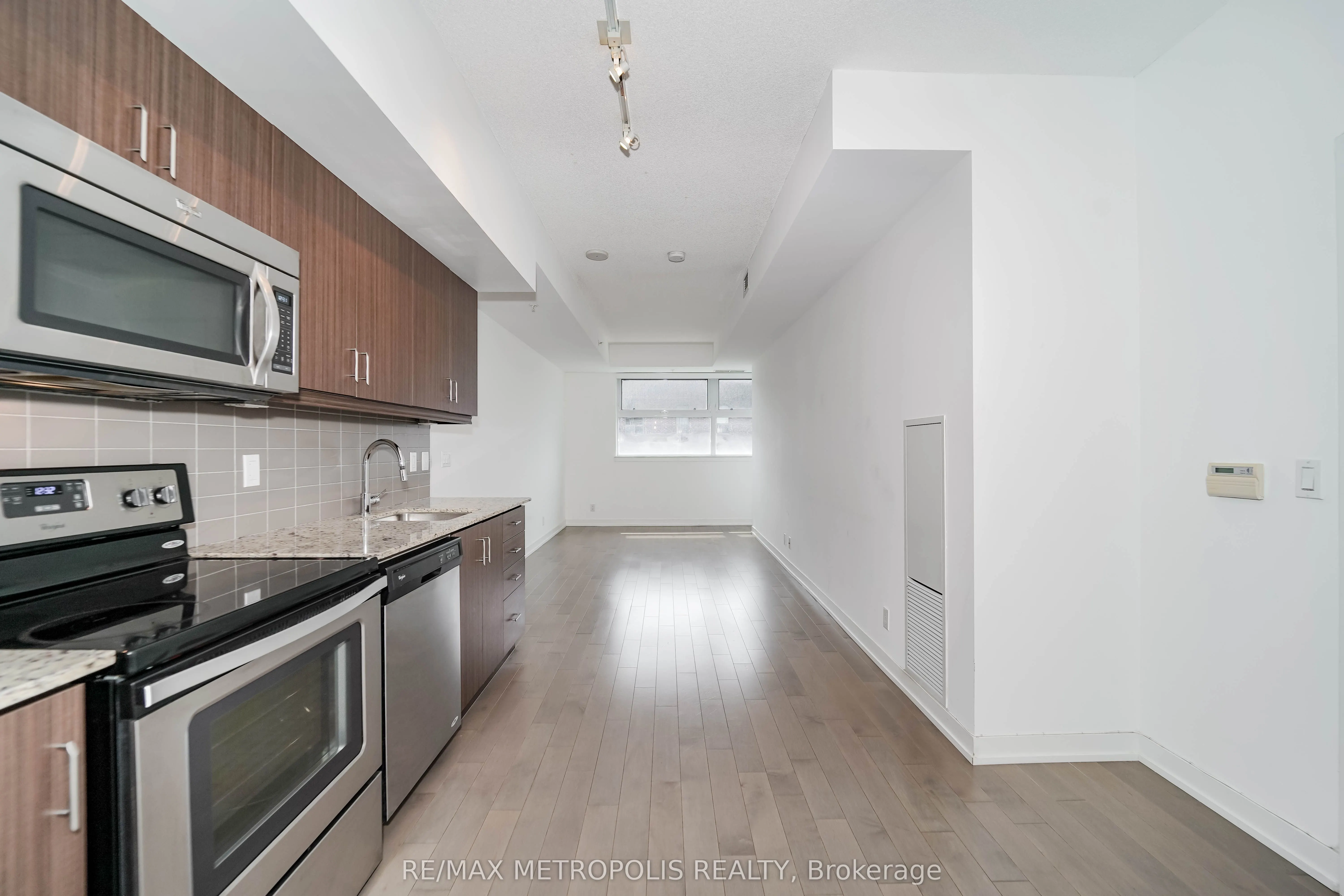 10 Willison Square, #602