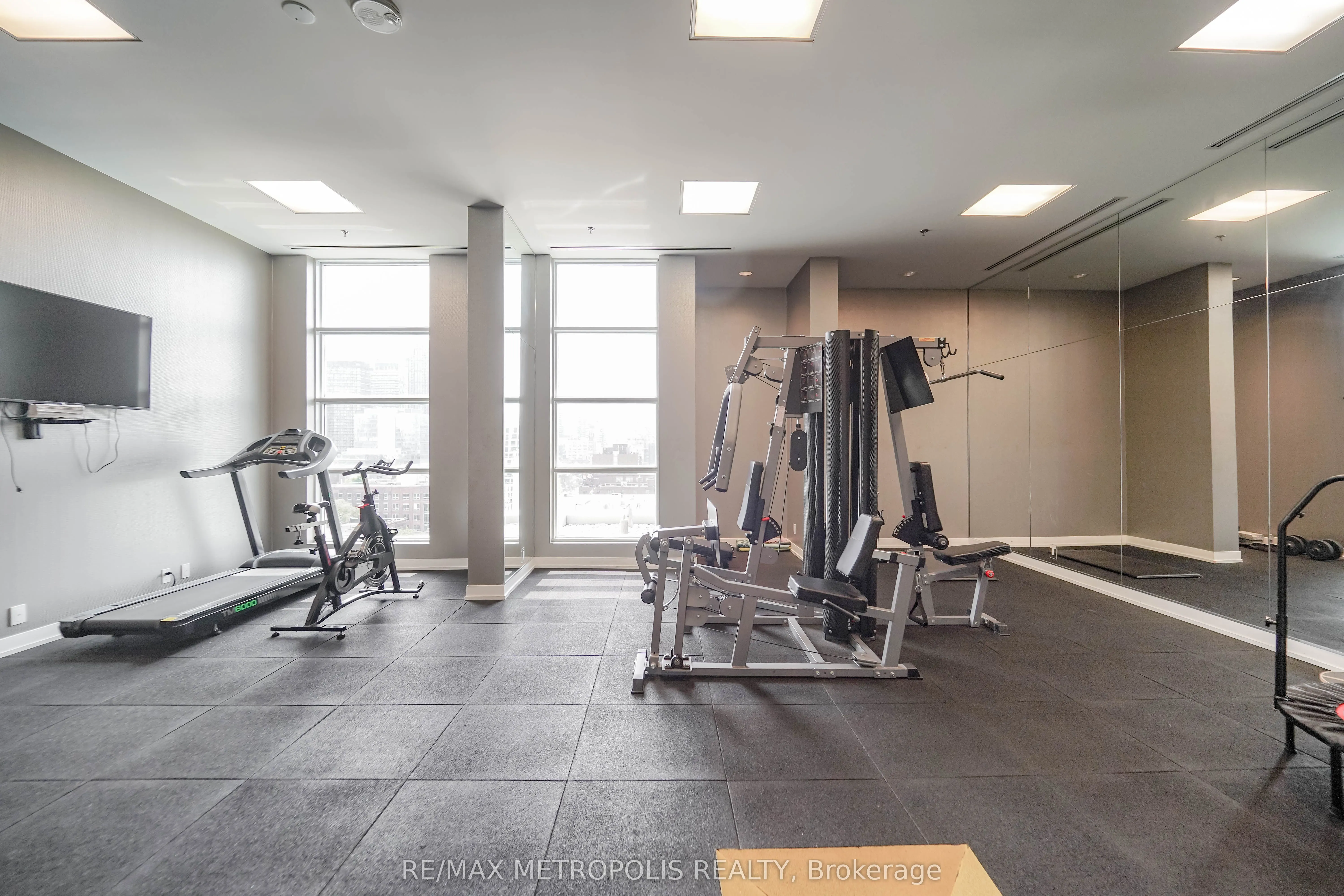 10 Willison Square, #602