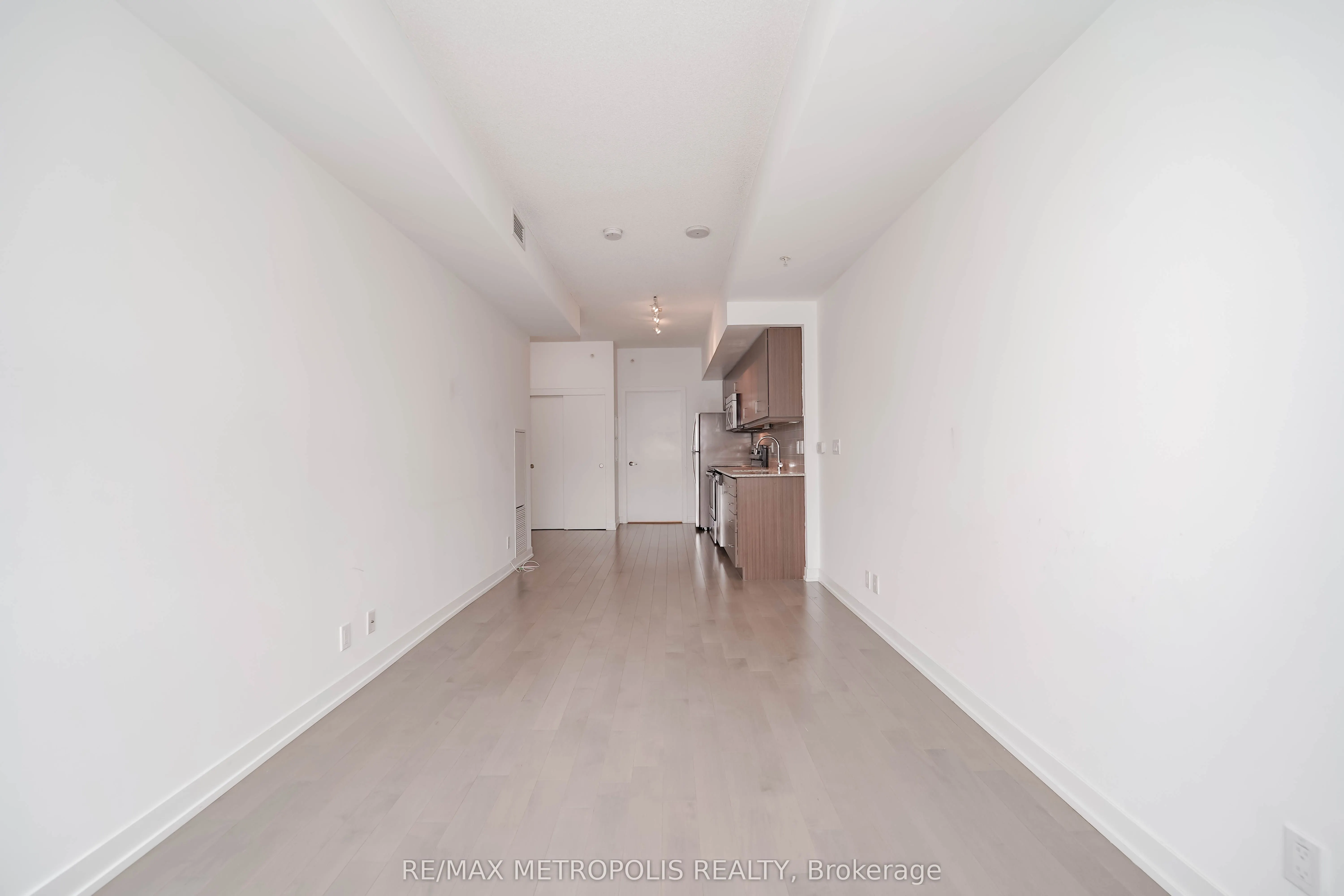 10 Willison Square, #602