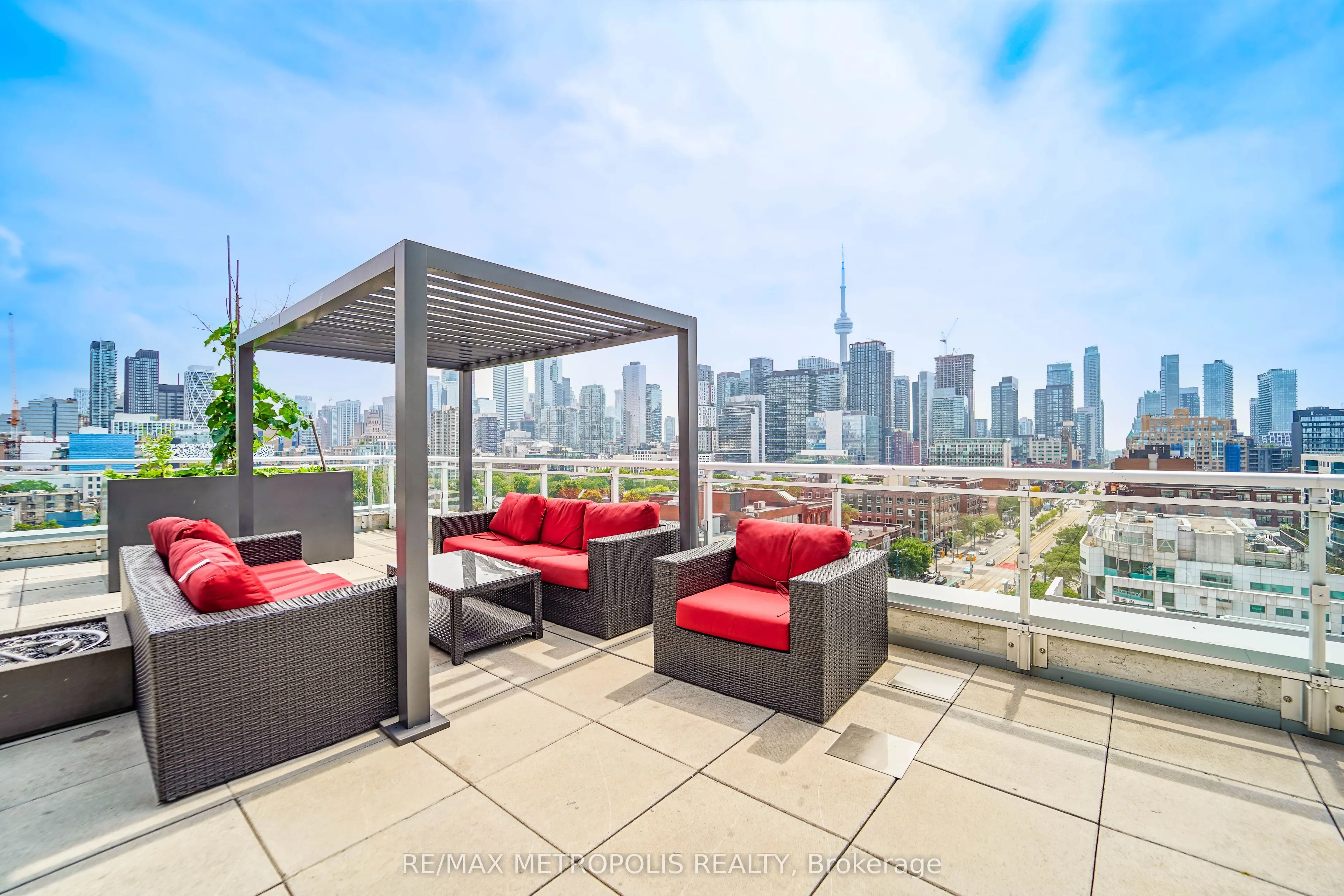 10 Willison Square, #602