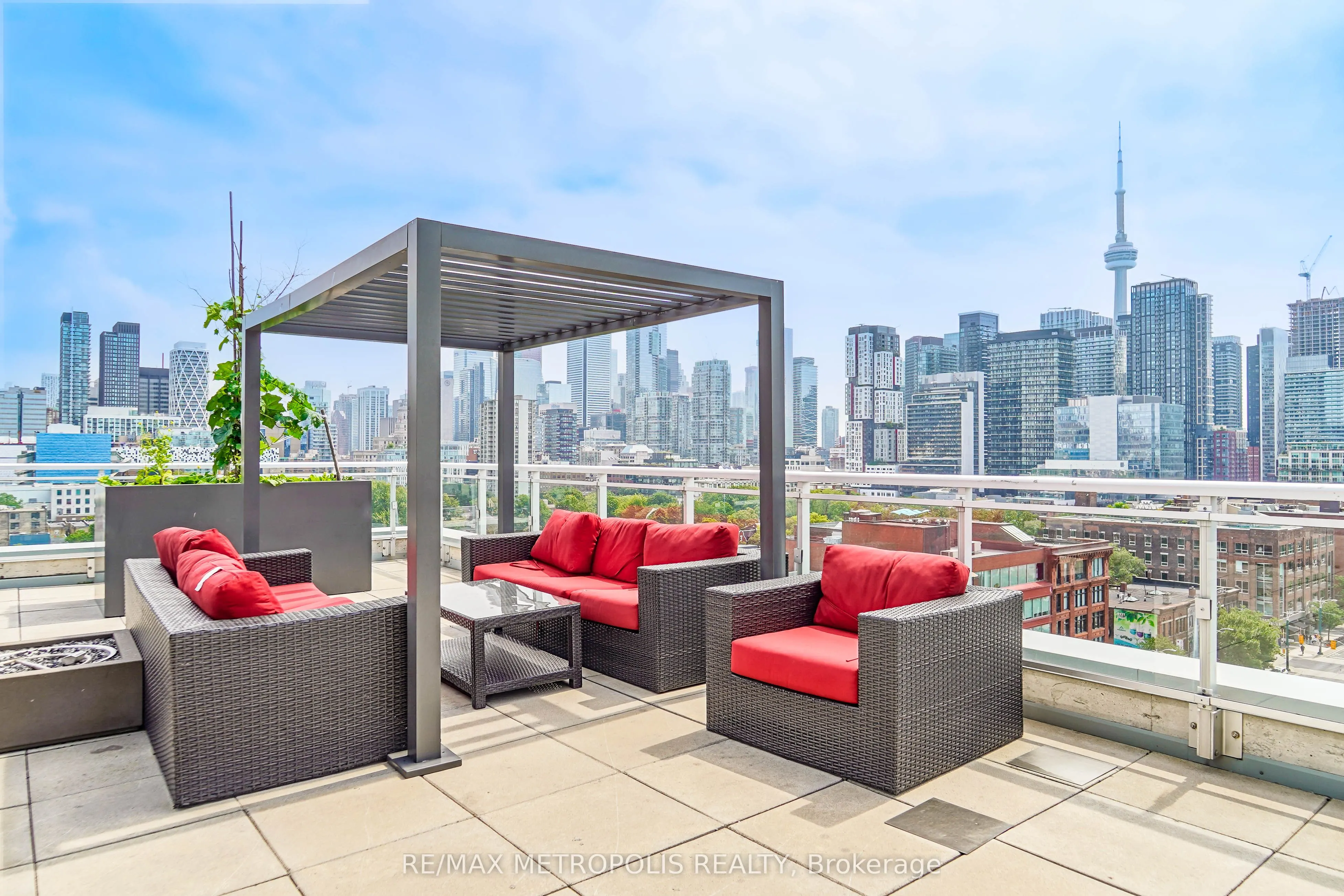10 Willison Square, #602