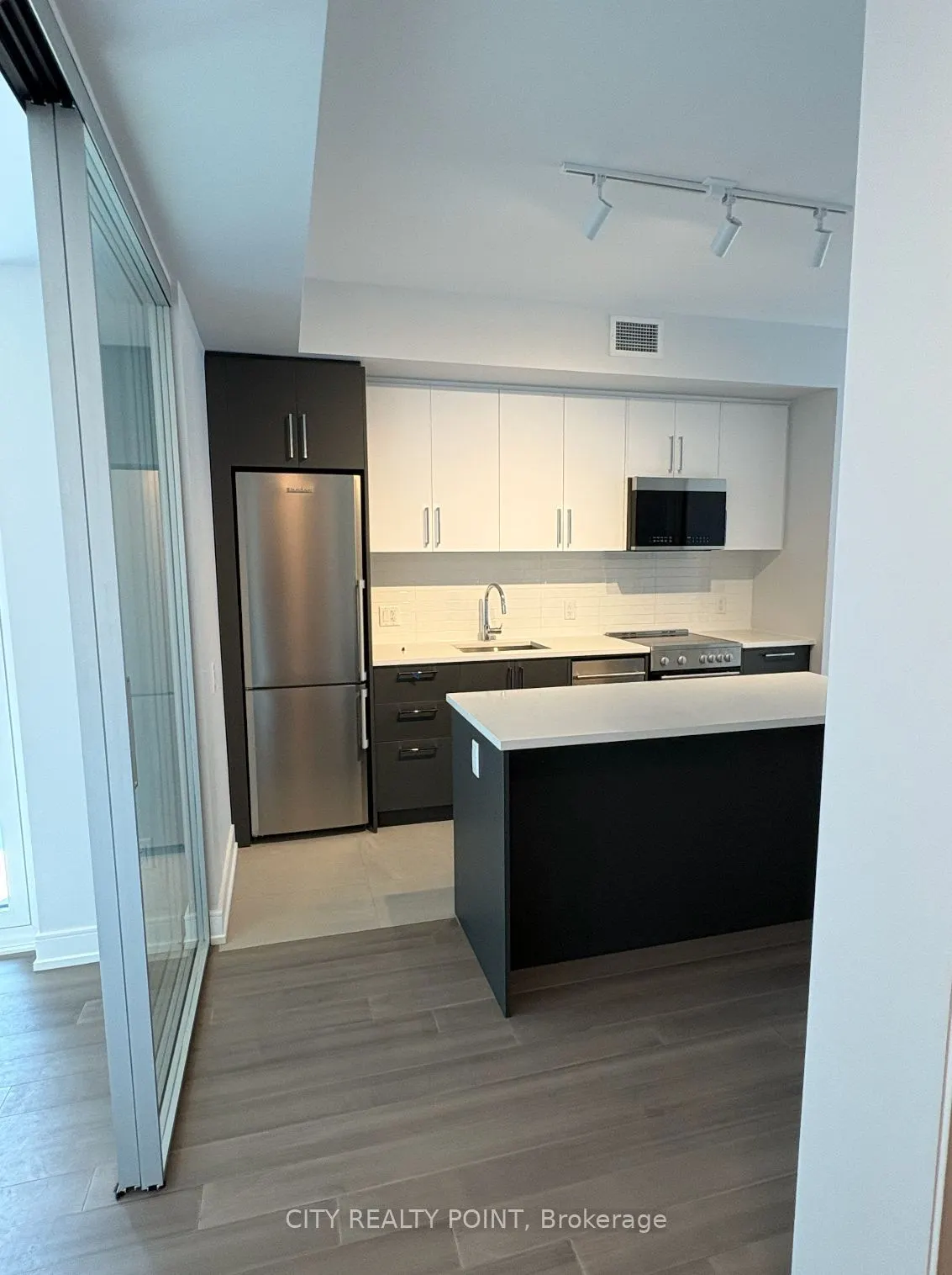 664 Spadina Avenue, #214