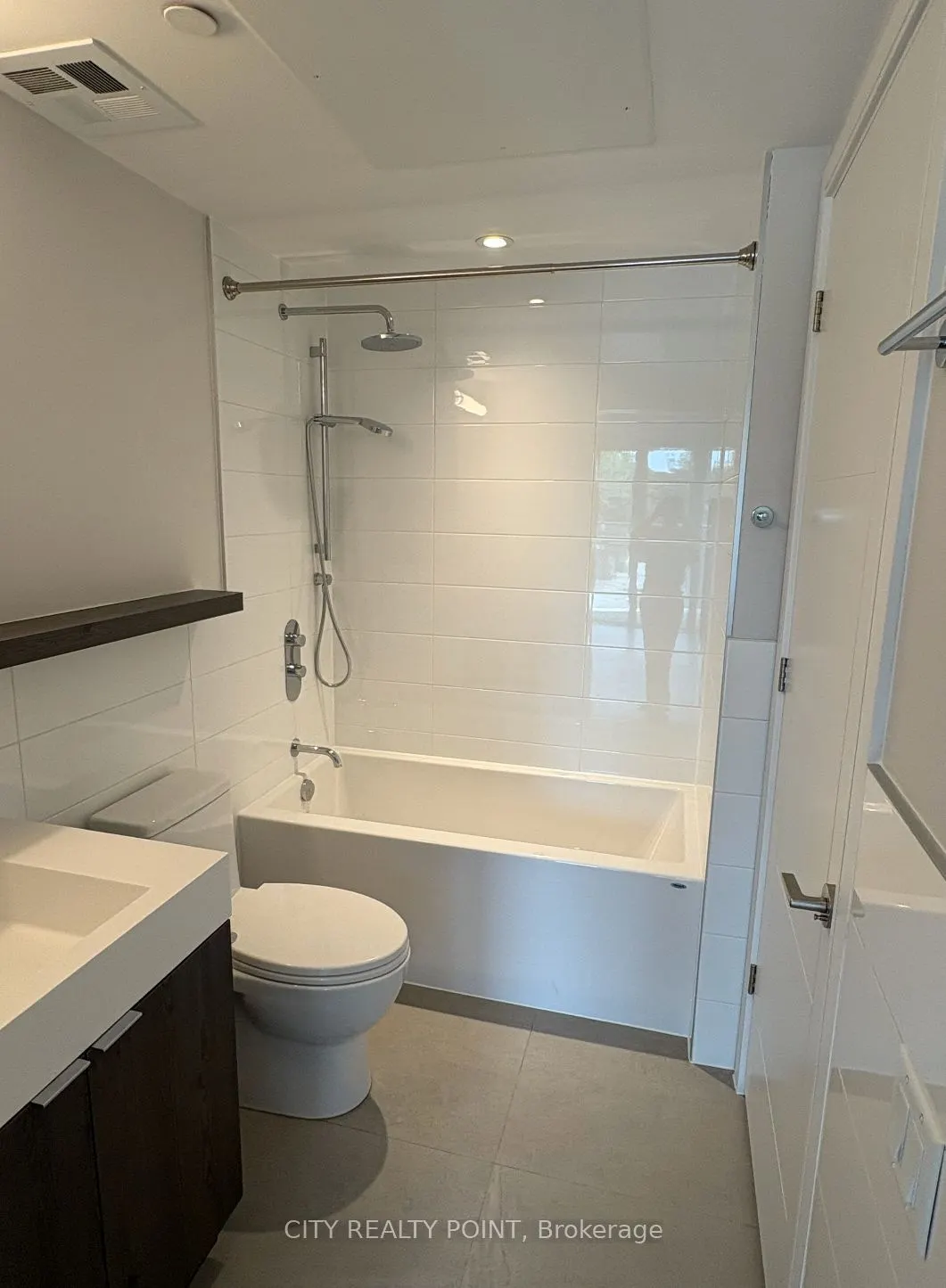 664 Spadina Avenue, #214