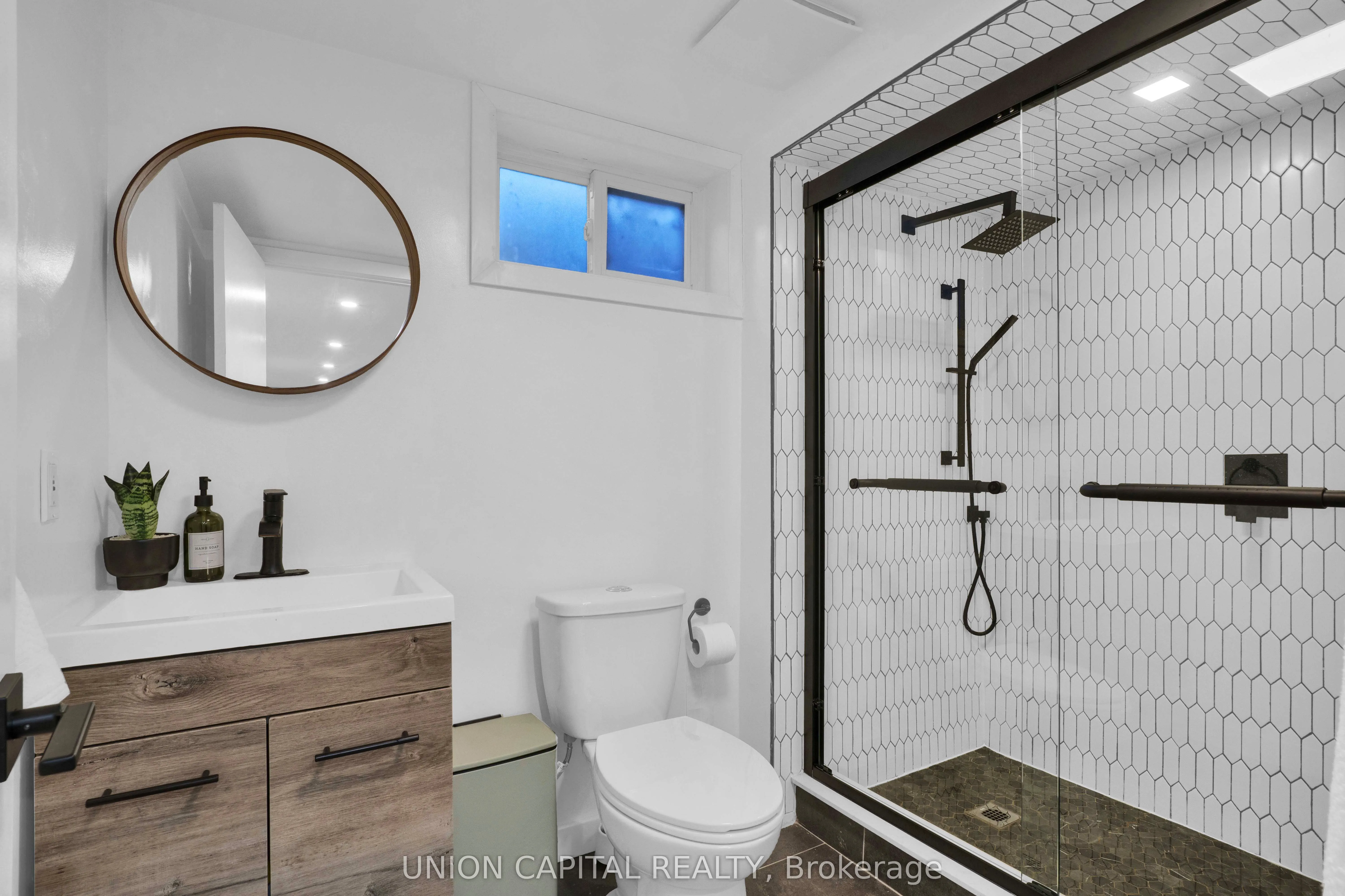 378 Hollyberry Trail