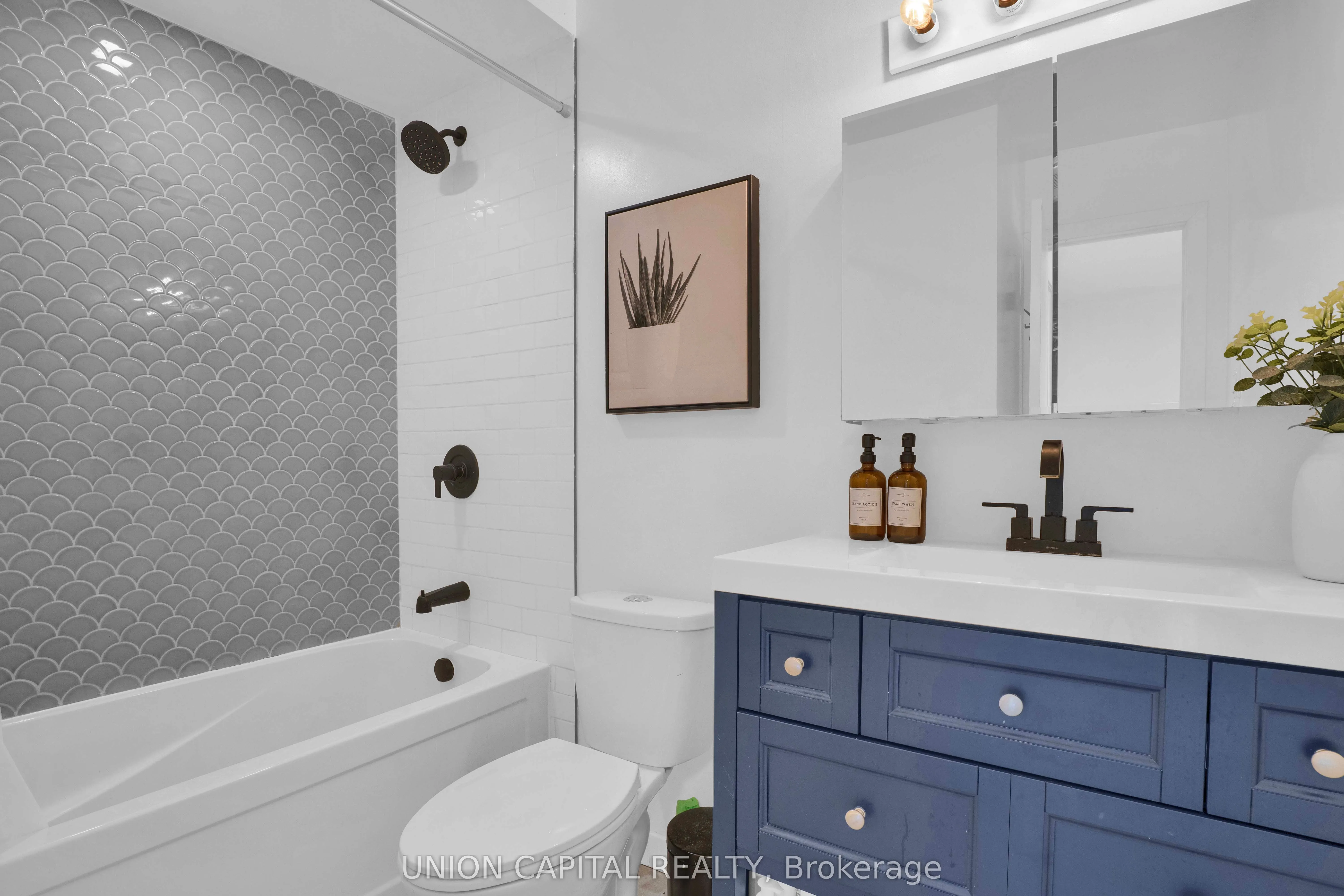 378 Hollyberry Trail