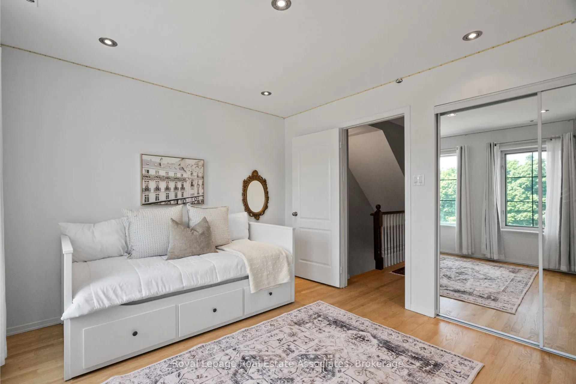 1 Baxter Street, #8