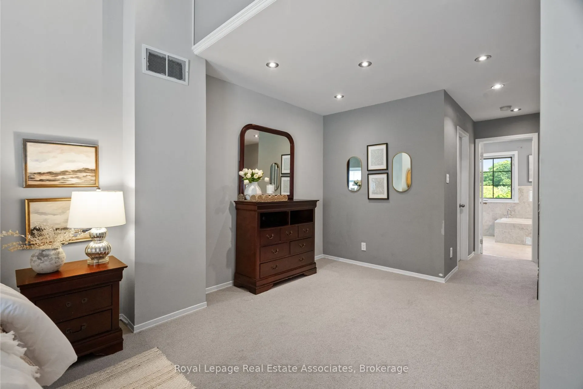1 Baxter Street, #8