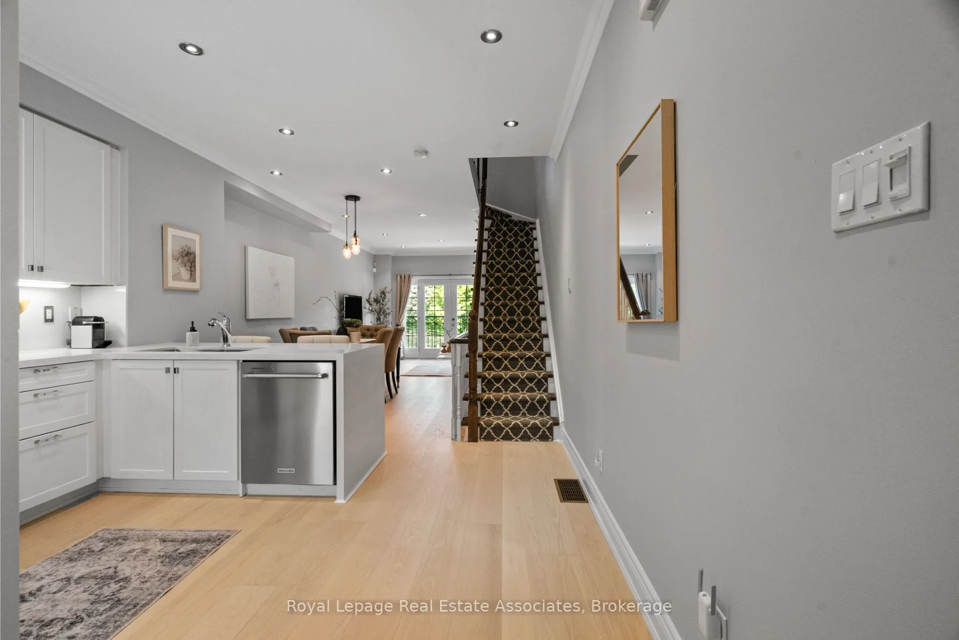 1 Baxter Street, #8