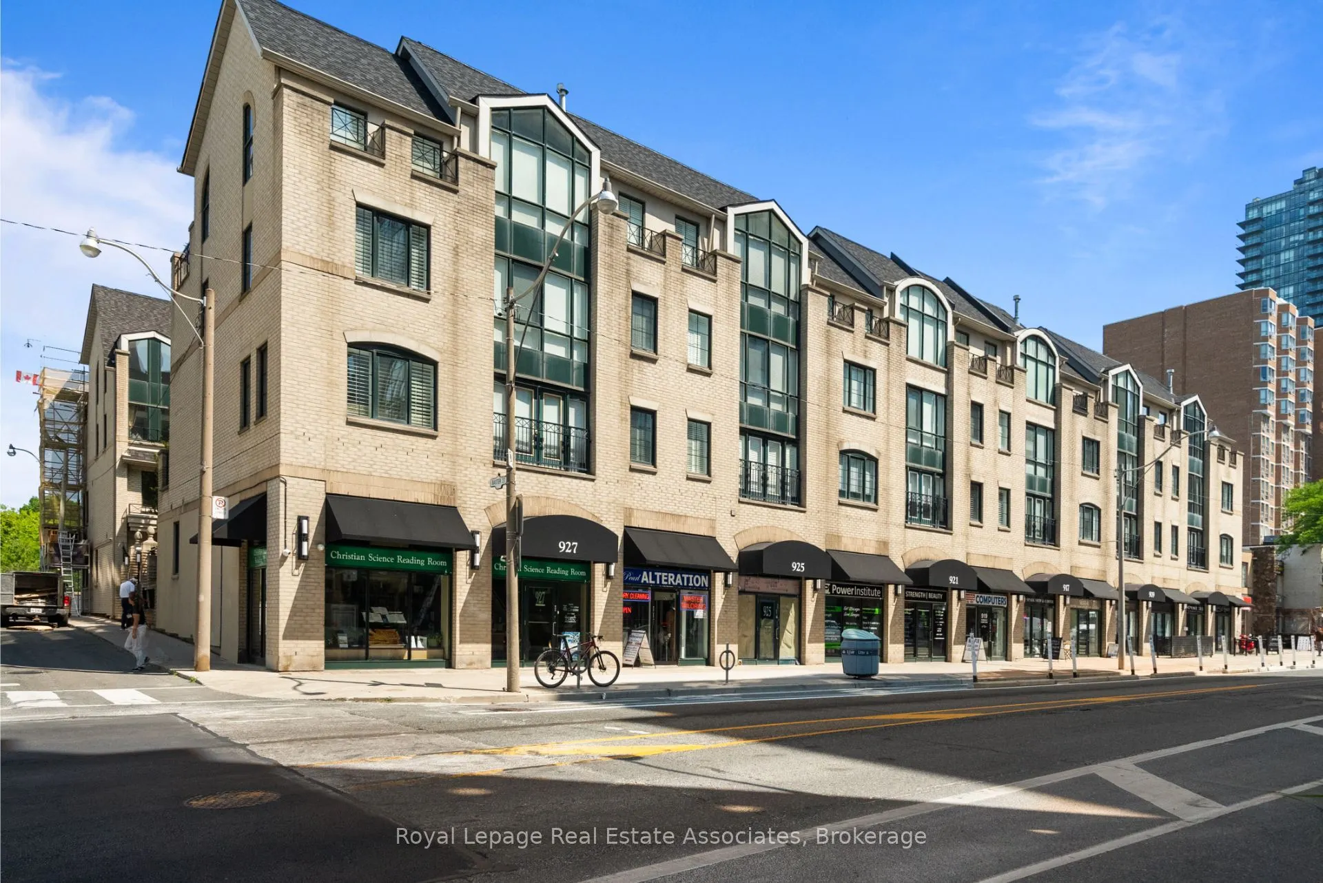 1 Baxter Street, #8