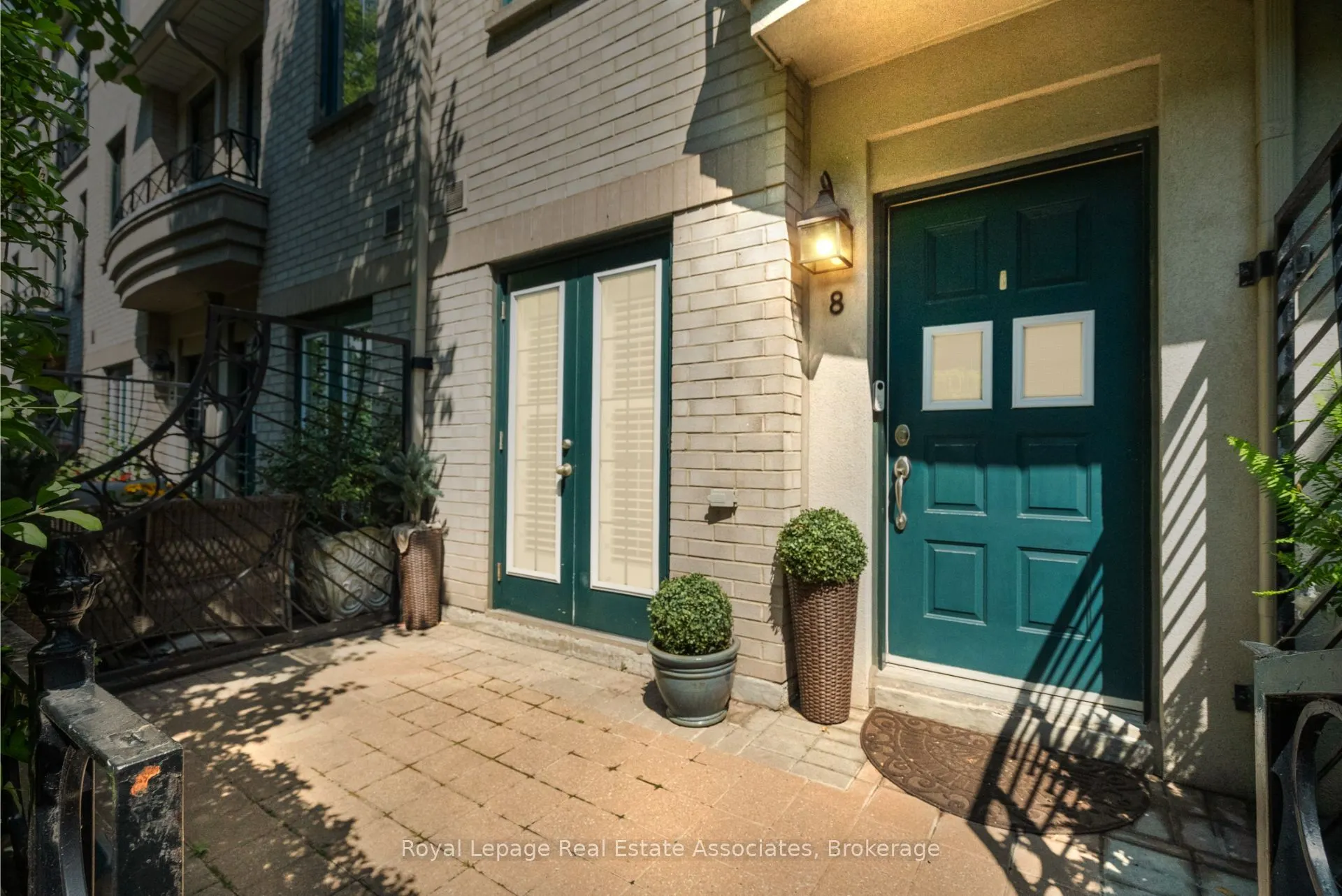 1 Baxter Street, #8