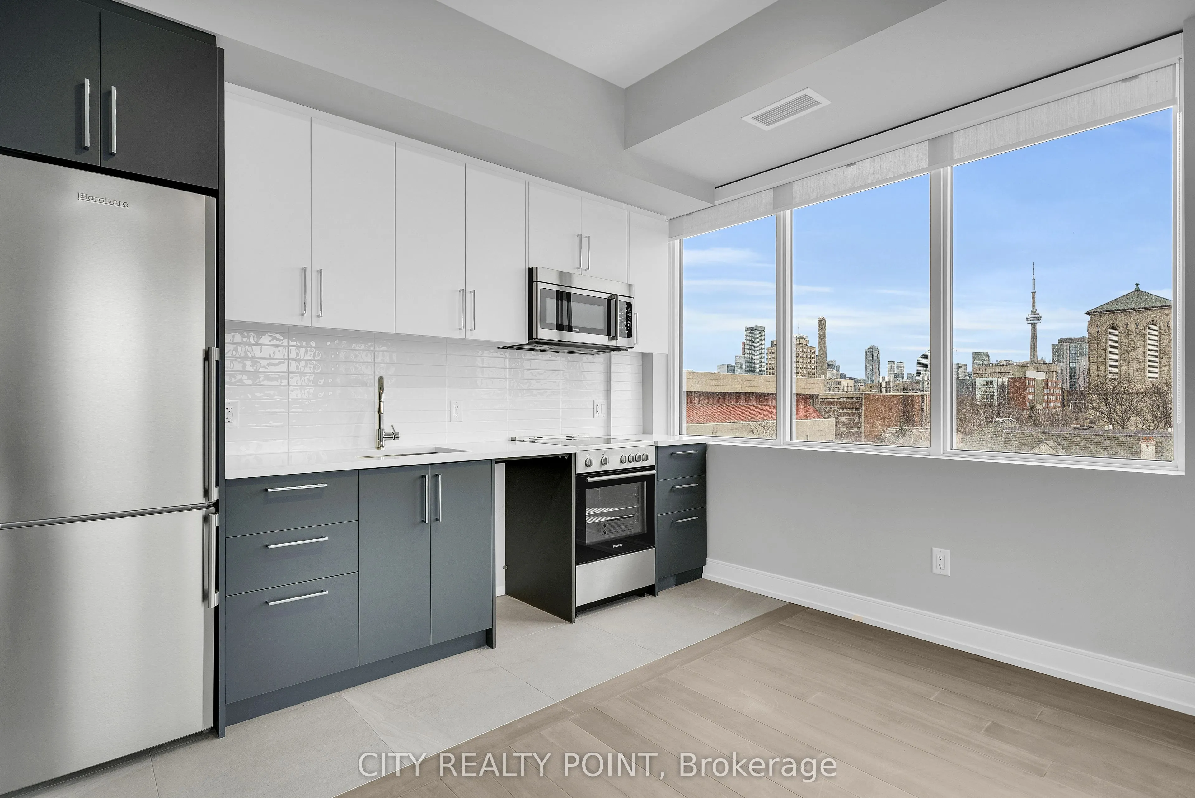 664 Spadina Avenue, #511