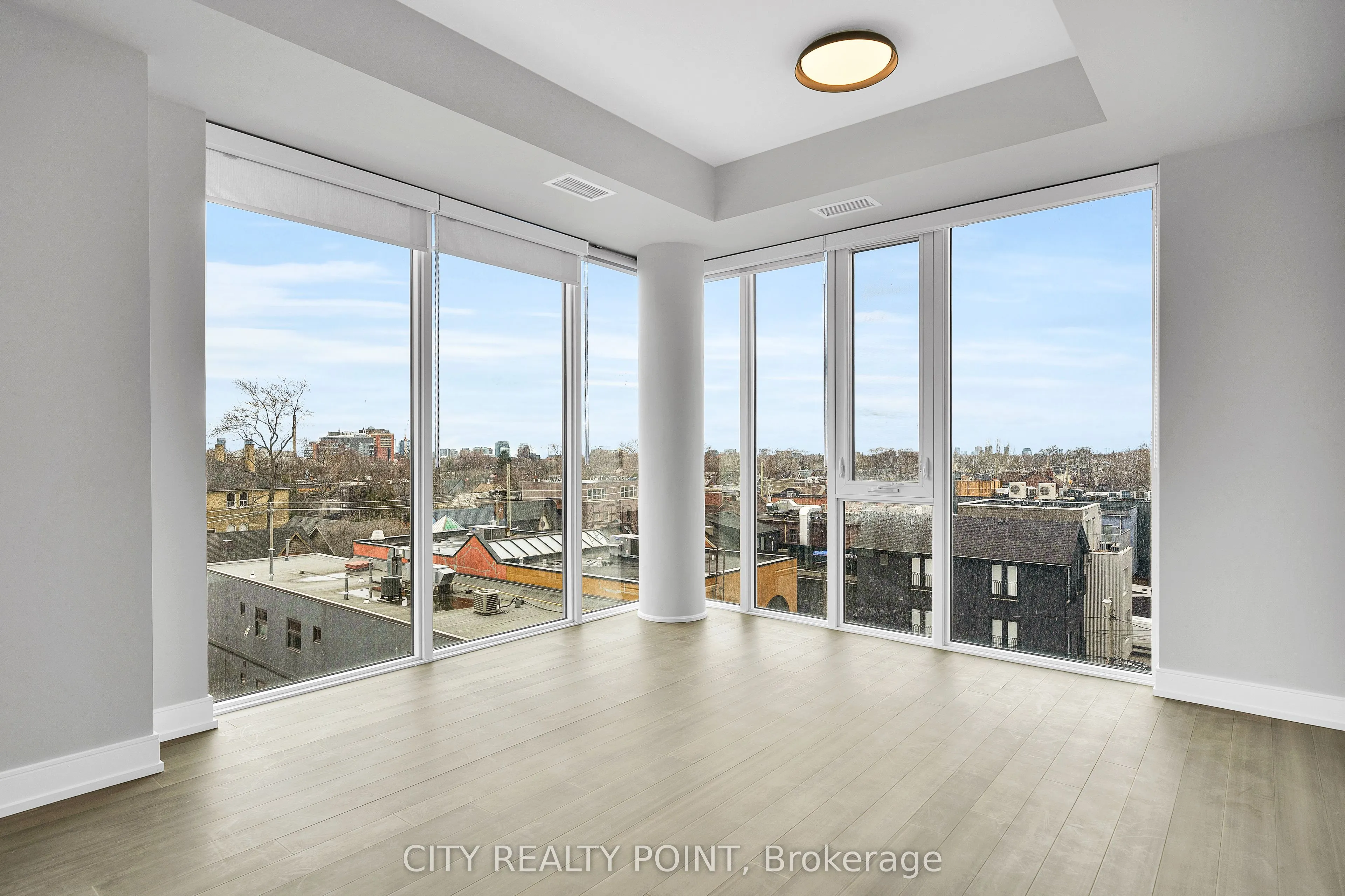 664 Spadina Avenue, #511
