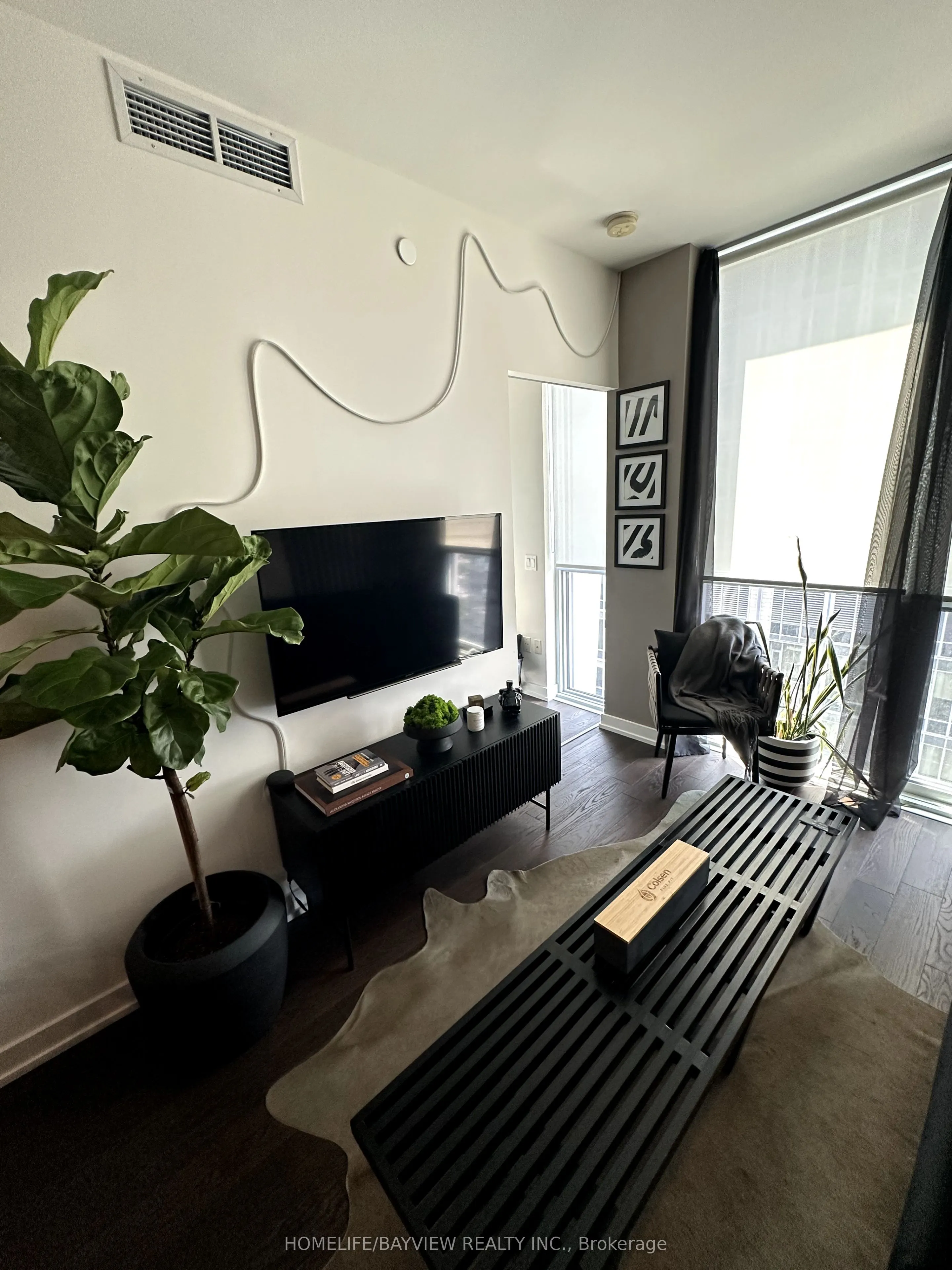 1 Yorkville Avenue S, #3304