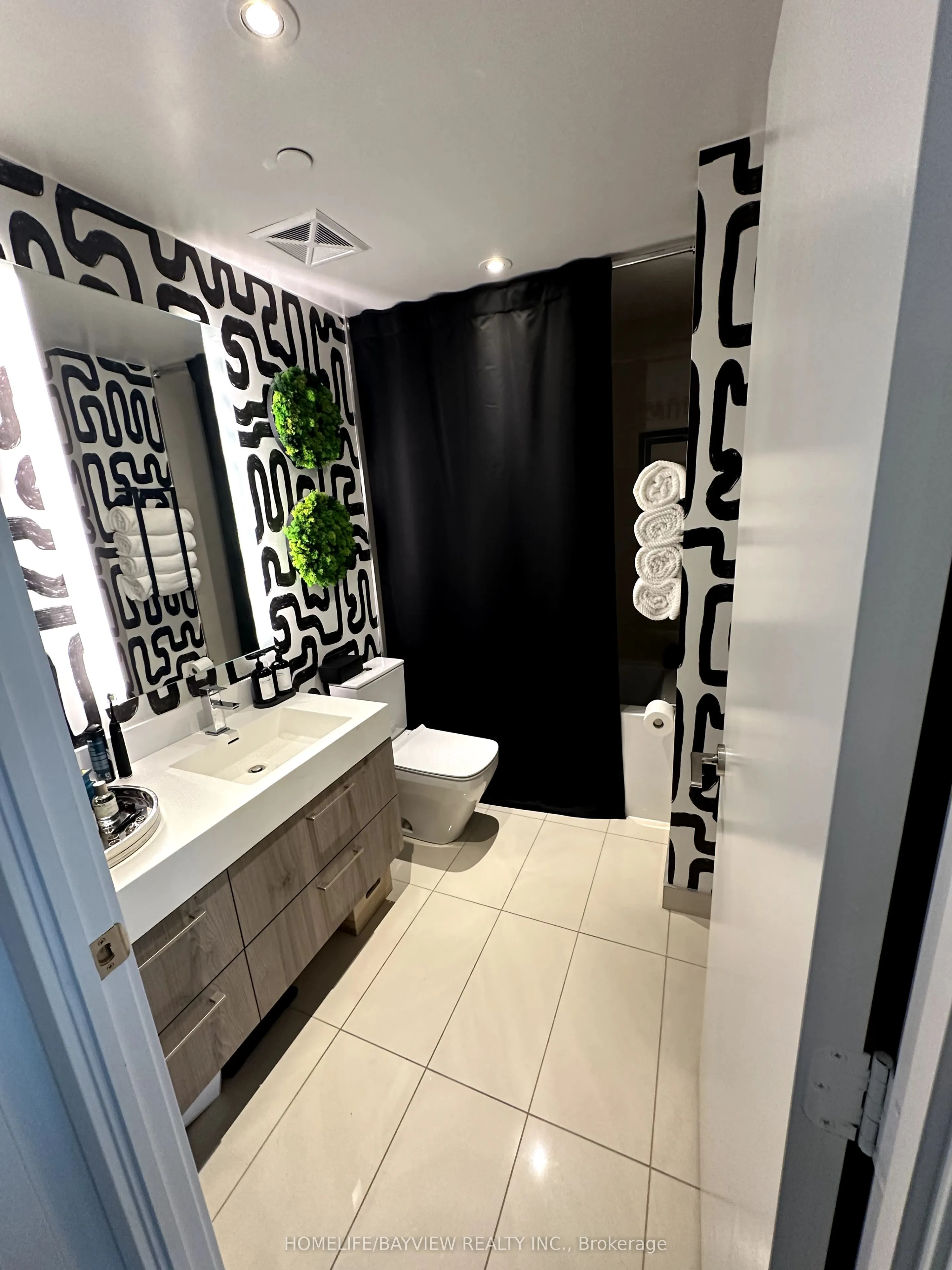1 Yorkville Avenue S, #3304