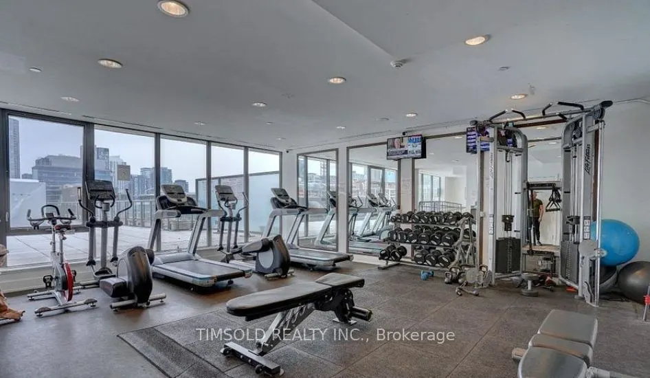 560 King Street W, #808