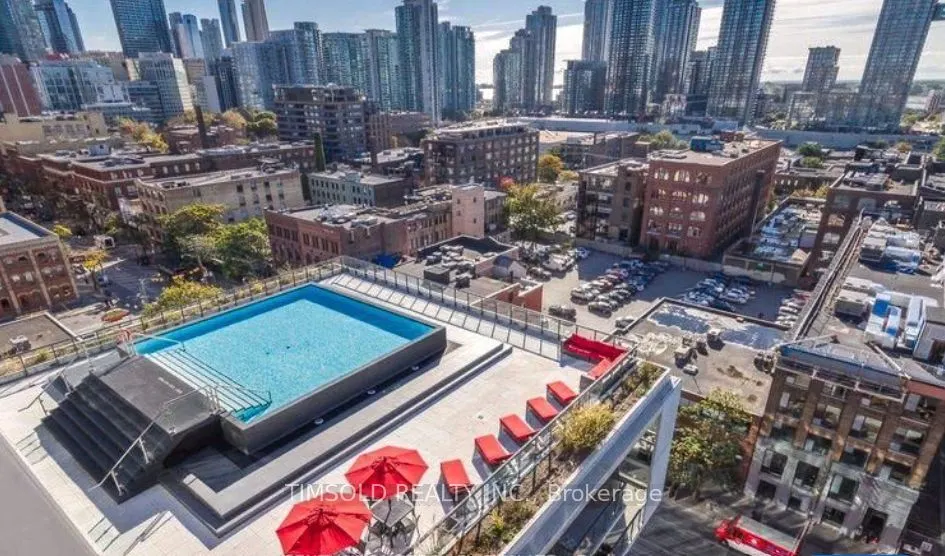 560 King Street W, #808