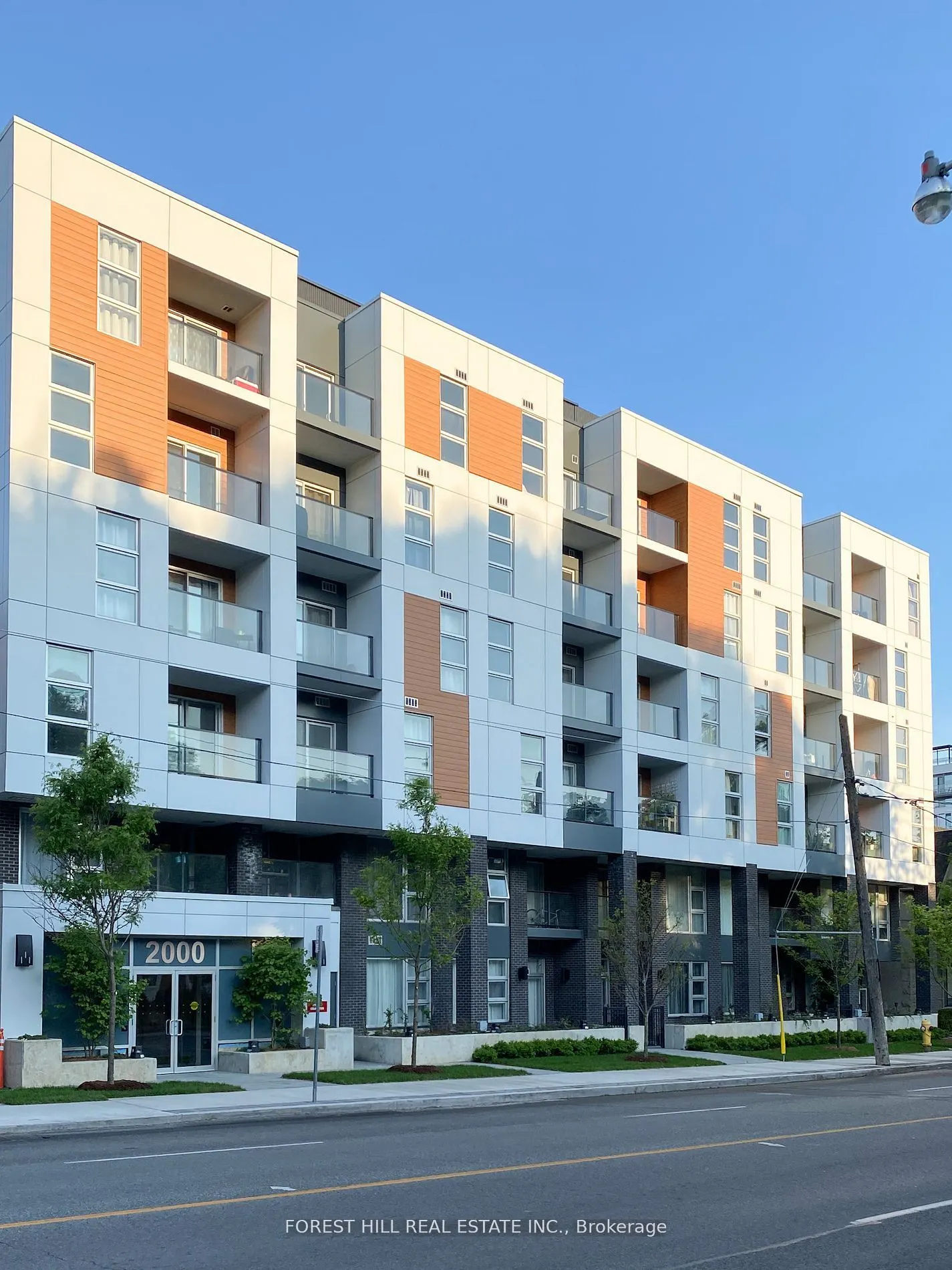 2000 Bathurst Street, #402