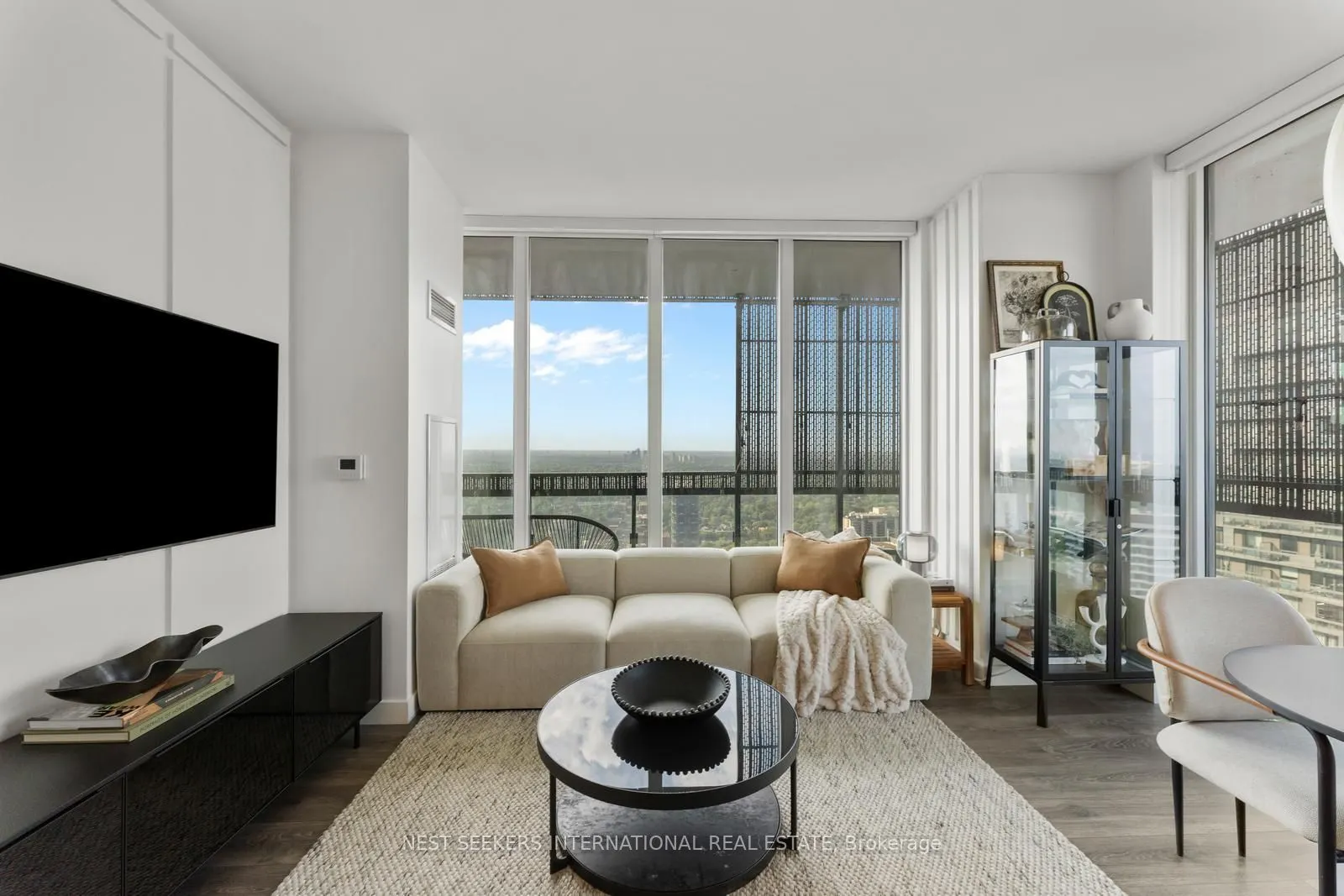 8 Eglinton Avenue E, #4108