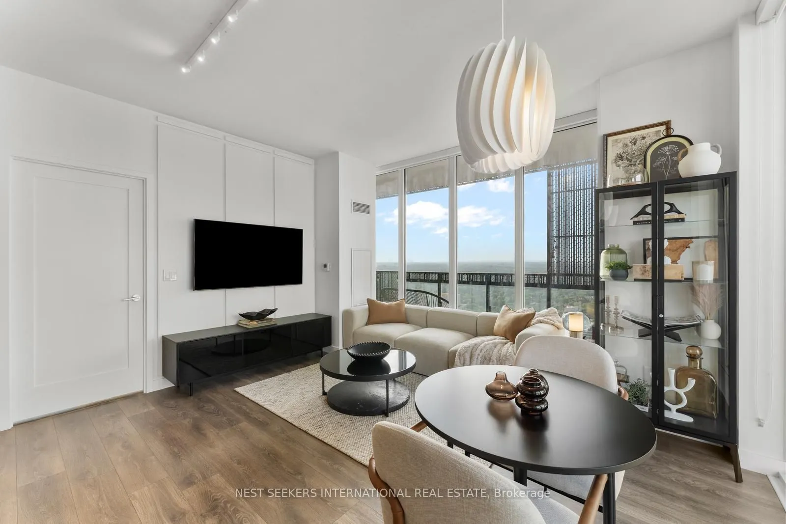 8 Eglinton Avenue E, #4108