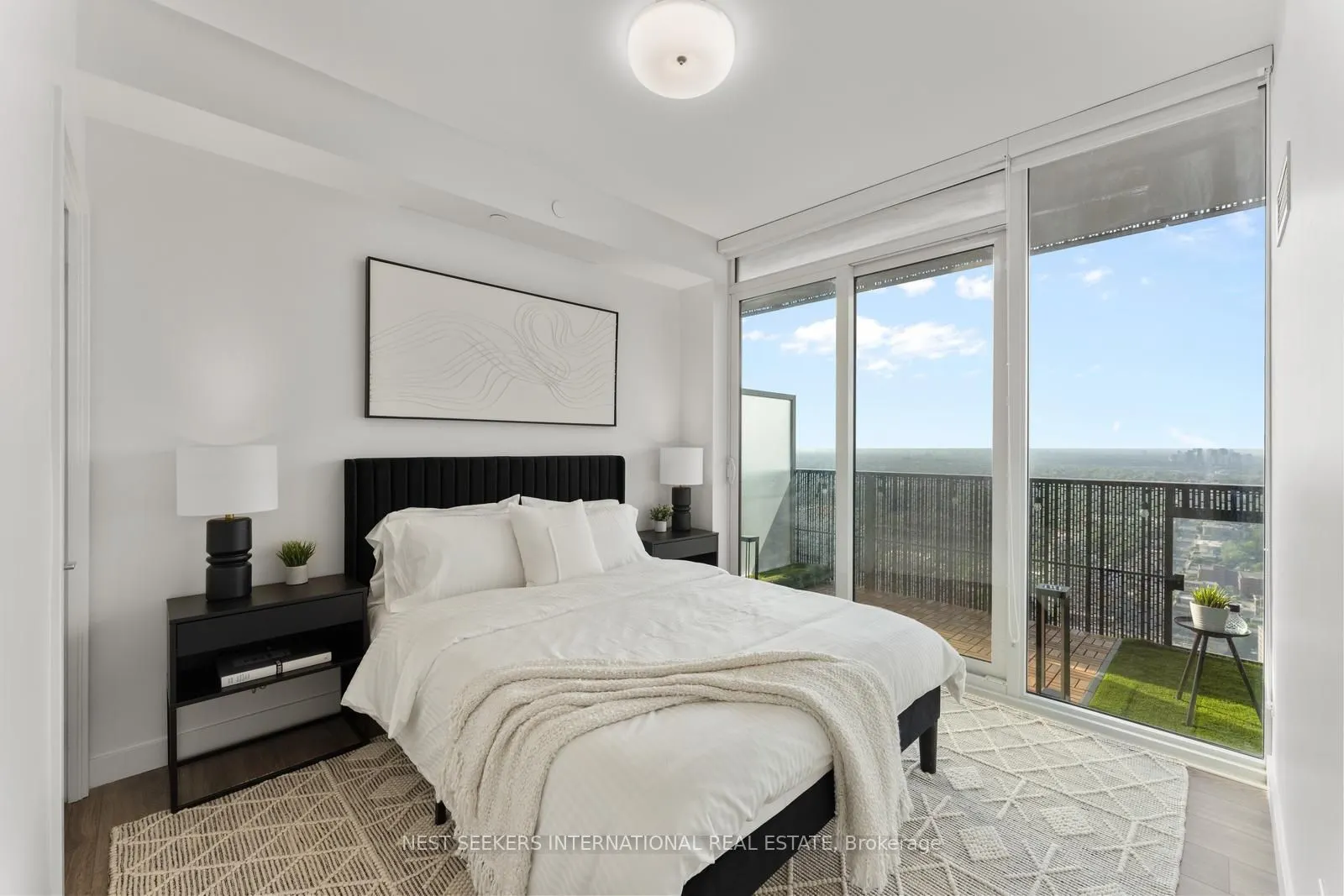 8 Eglinton Avenue E, #4108