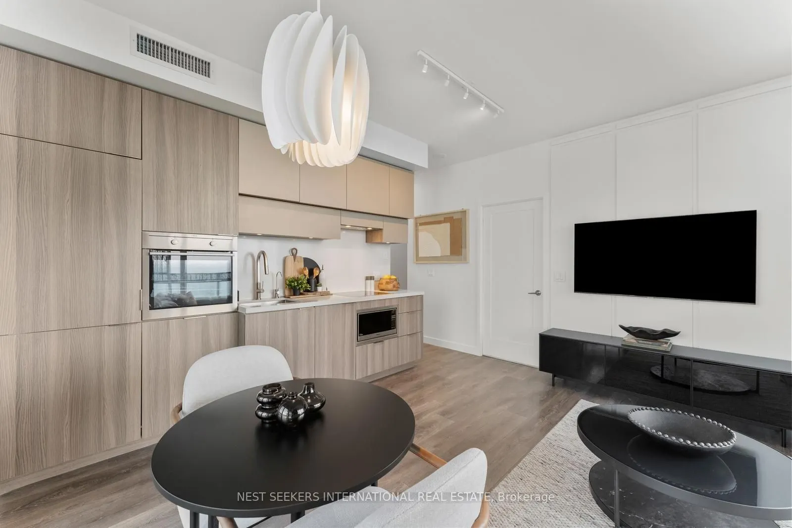 8 Eglinton Avenue E, #4108