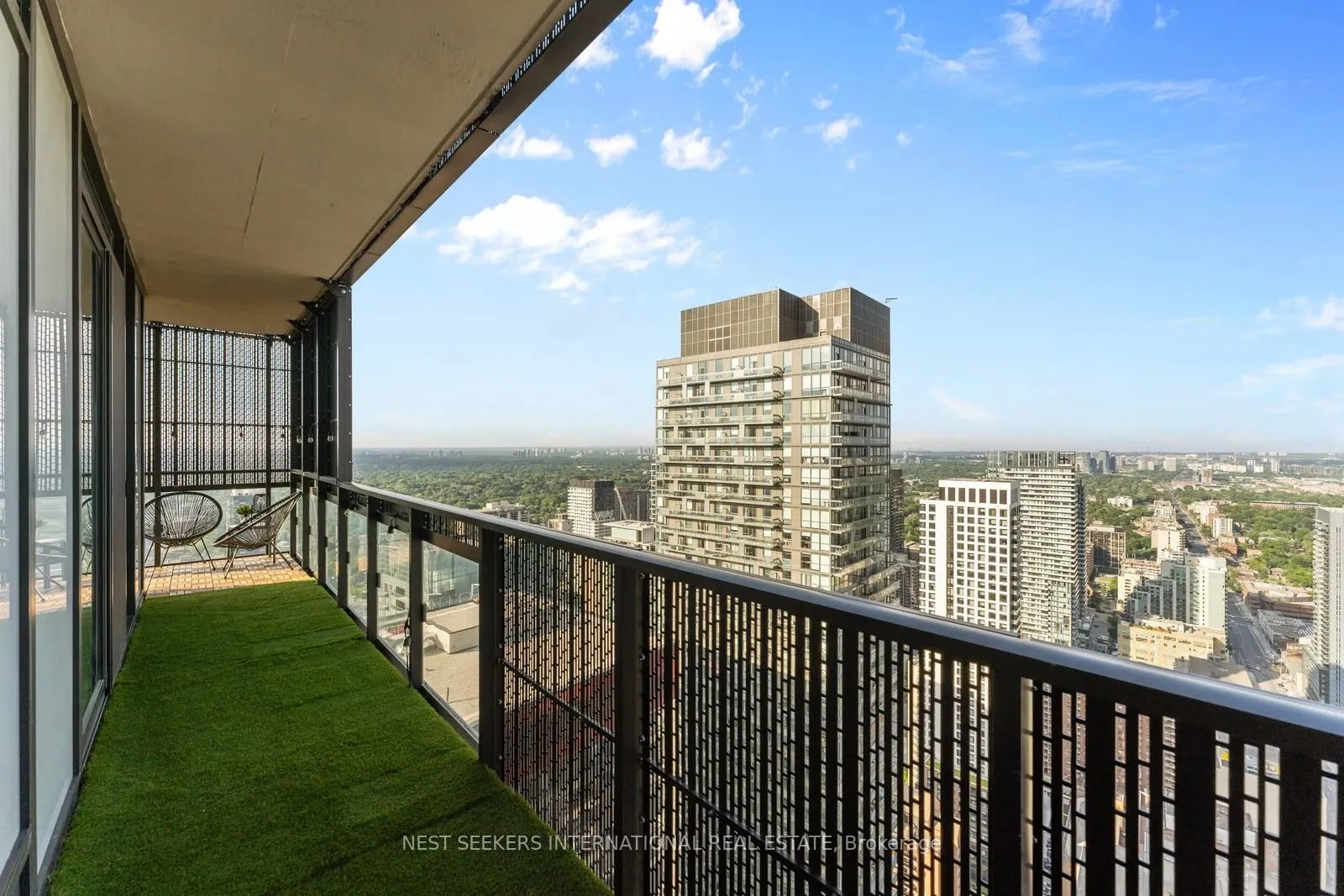 8 Eglinton Avenue E, #4108