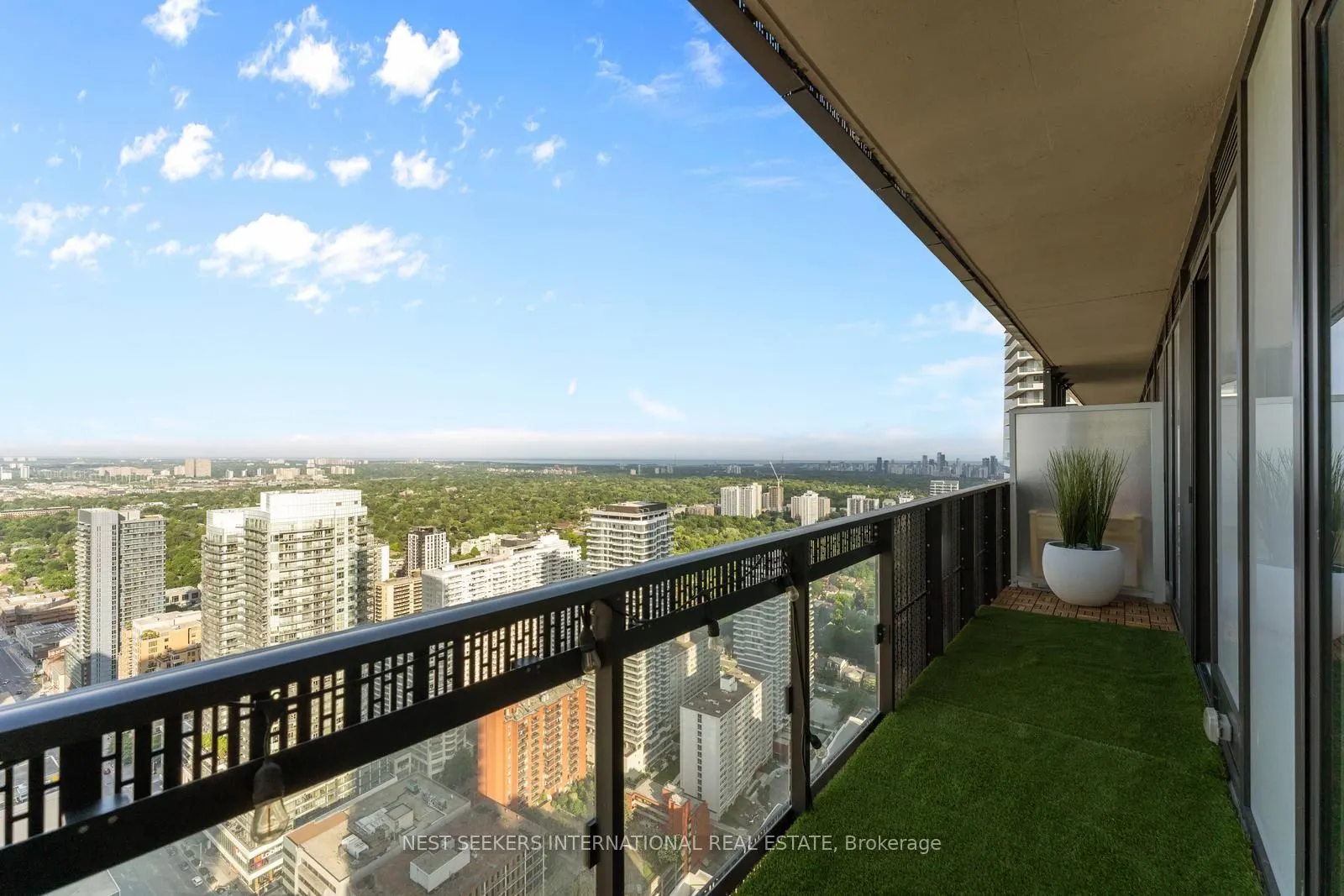 8 Eglinton Avenue E, #4108