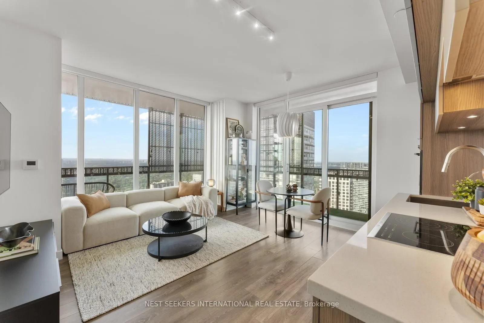 8 Eglinton Avenue E, #4108