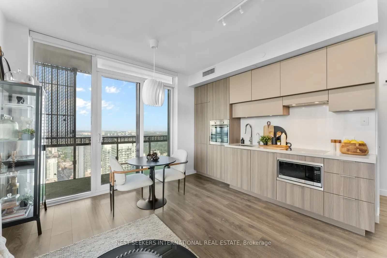 8 Eglinton Avenue E, #4108