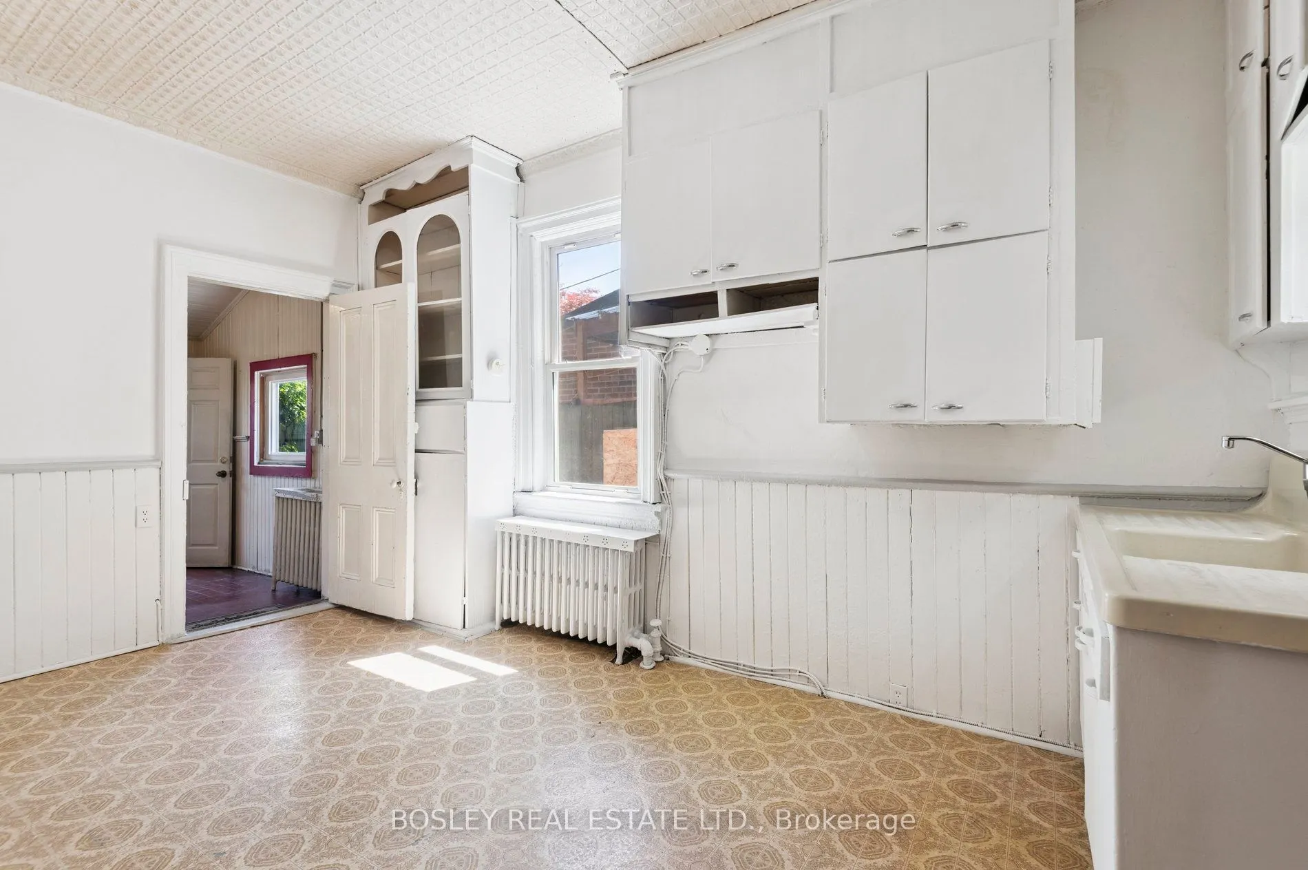 17 Beaconsfield Avenue