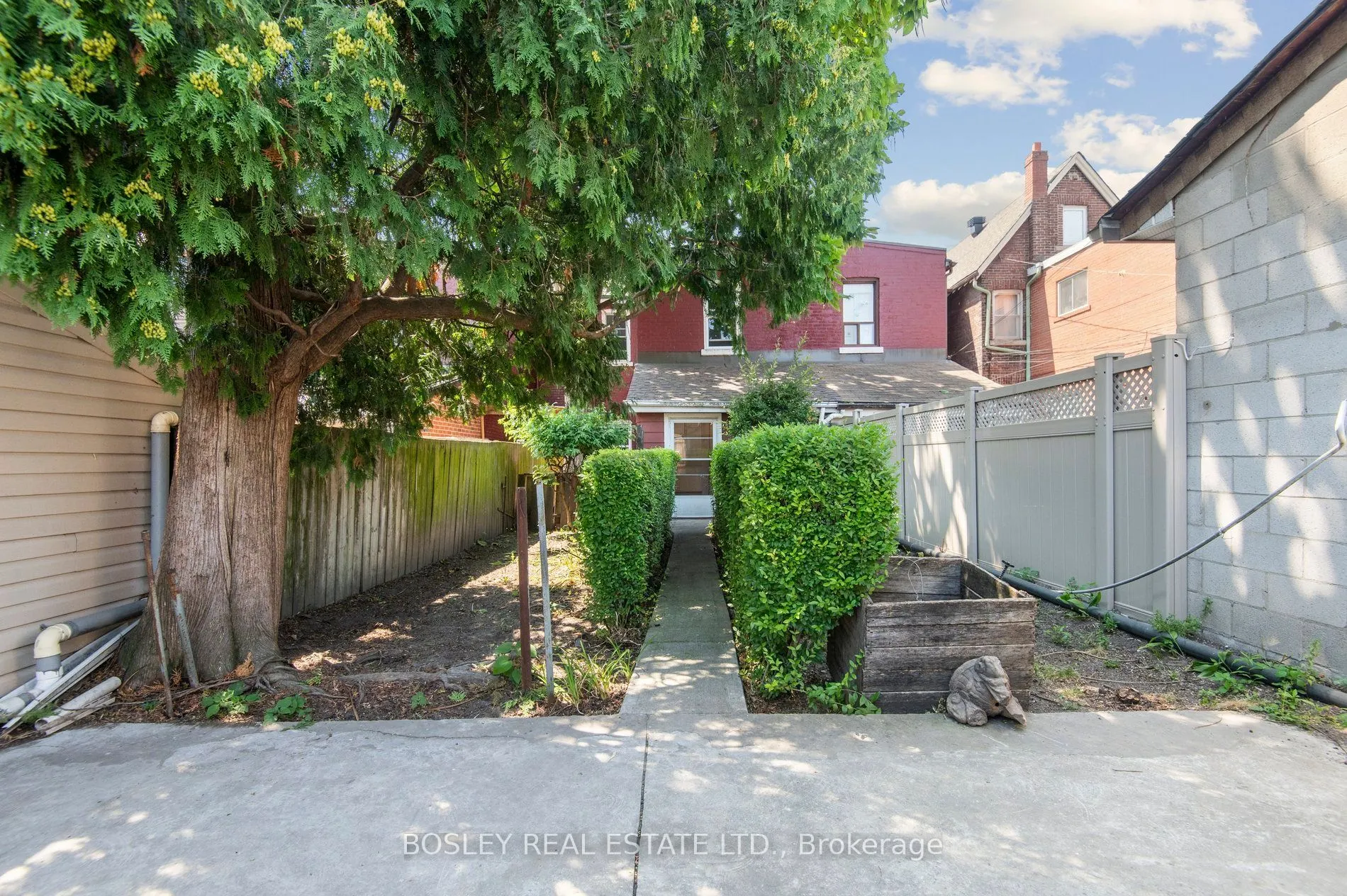 17 Beaconsfield Avenue