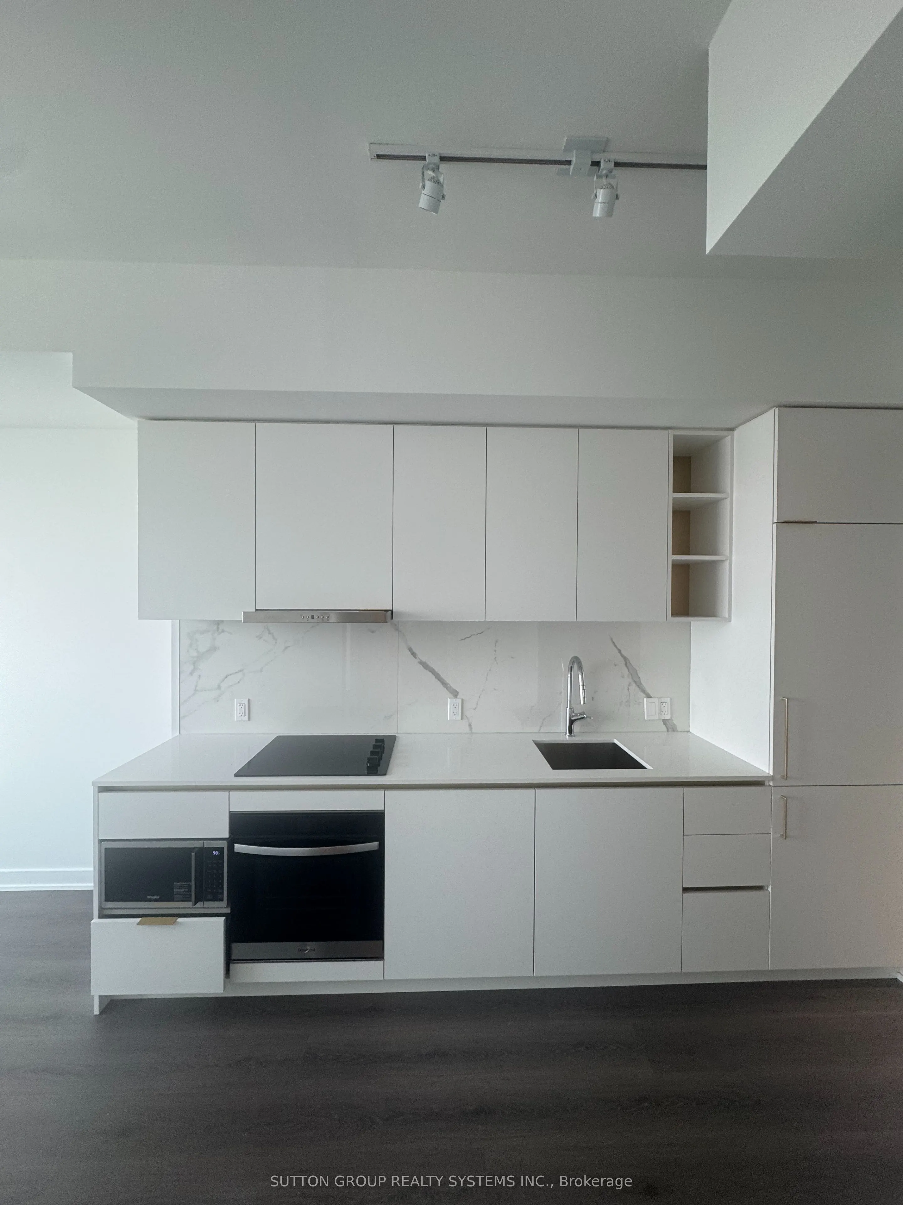 8 Wellesley Street W, #5901