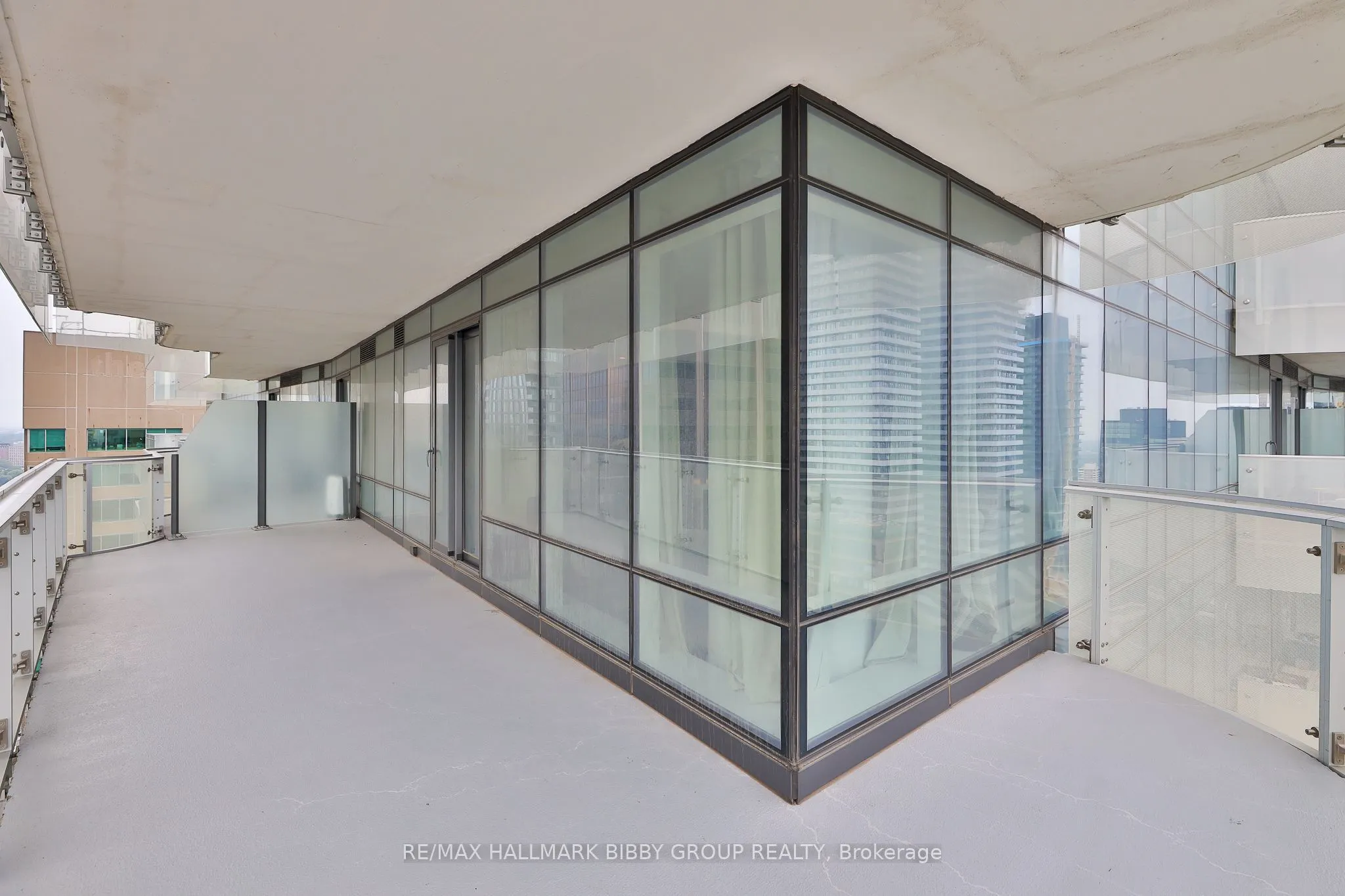 1 Bloor Street E, #3807