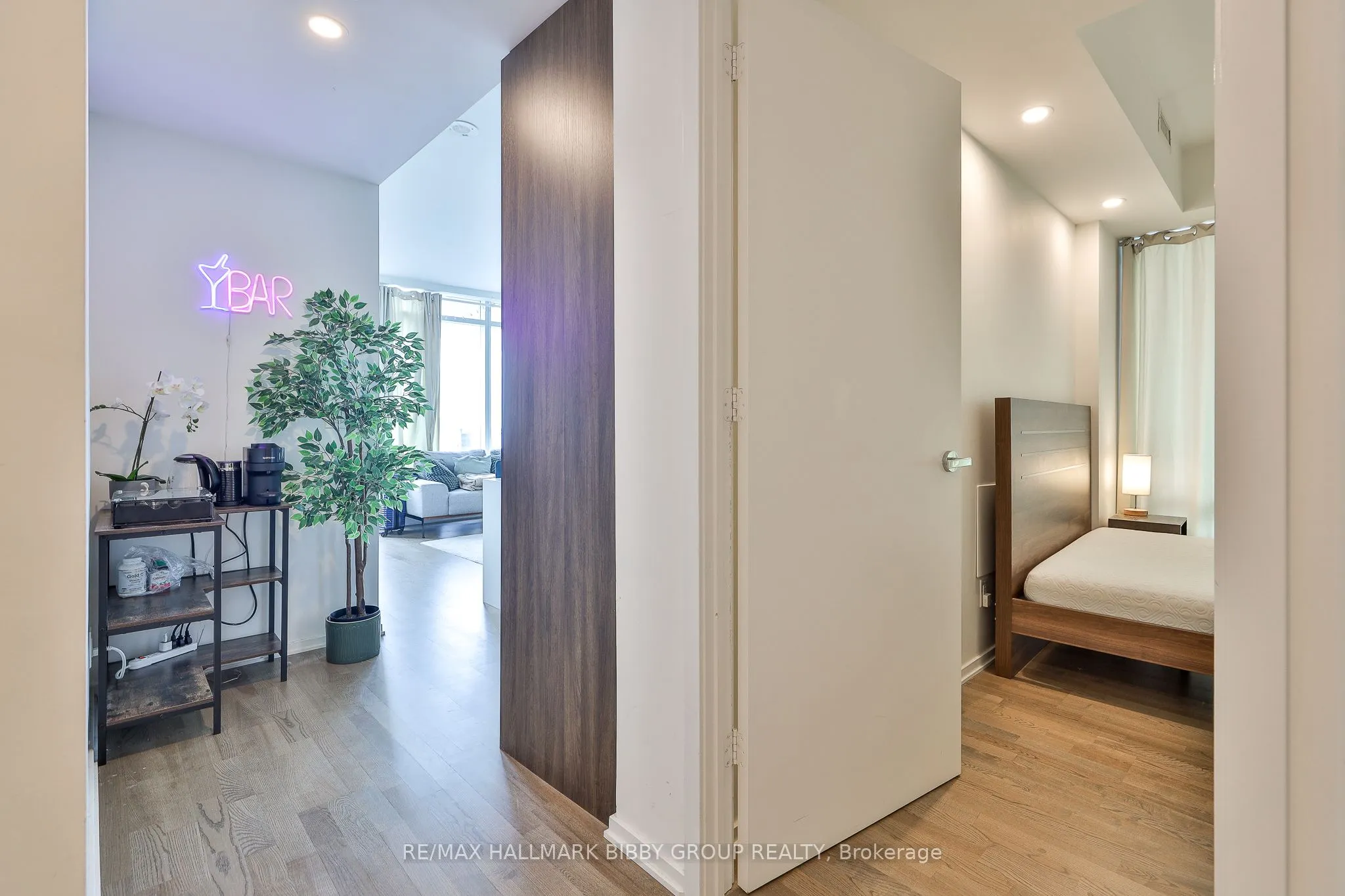 1 Bloor Street E, #3807