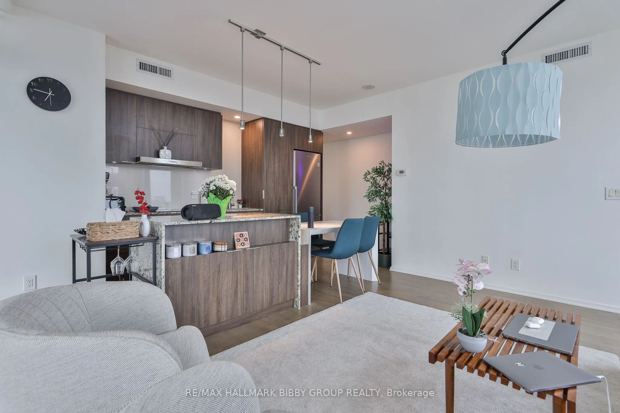 1 Bloor Street E, #3807