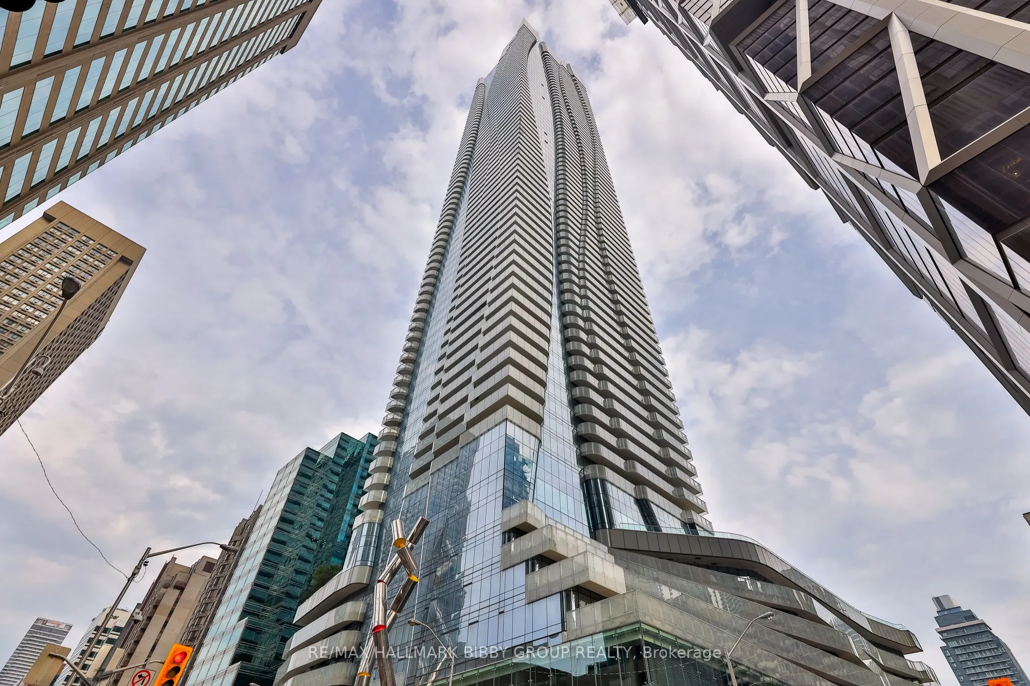 1 Bloor Street E, #3807