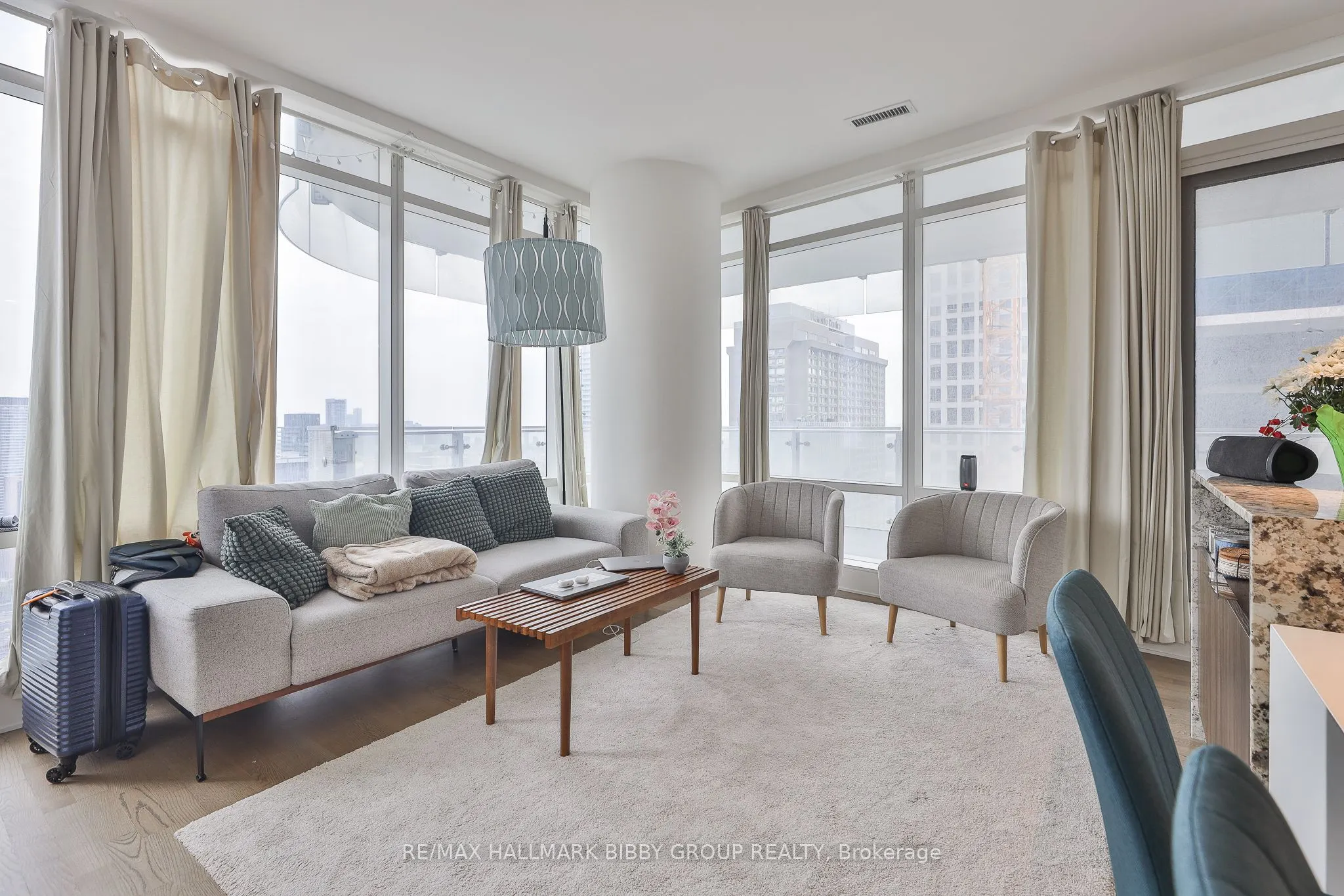 1 Bloor Street E, #3807