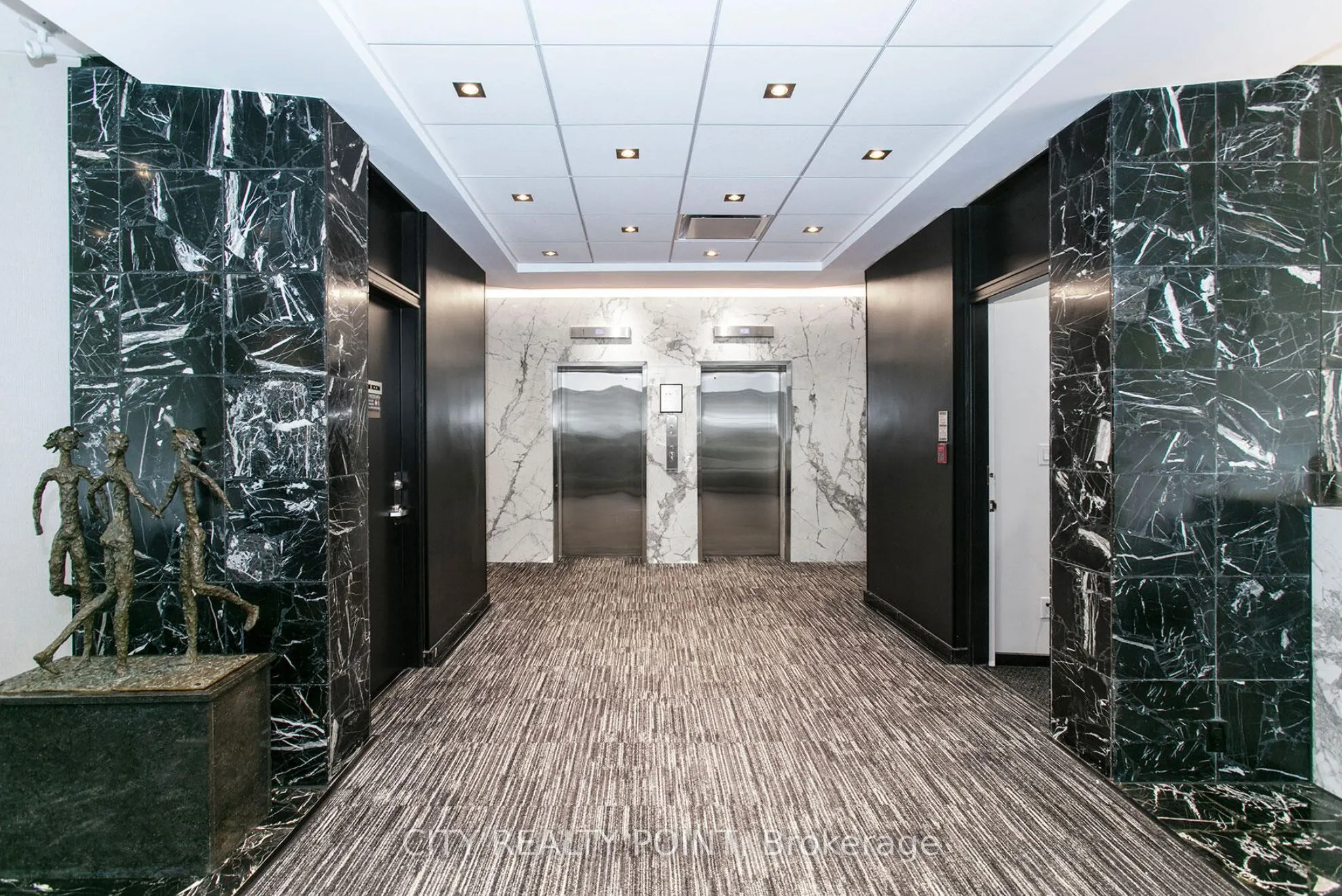9 Deer Park Crescent, #504